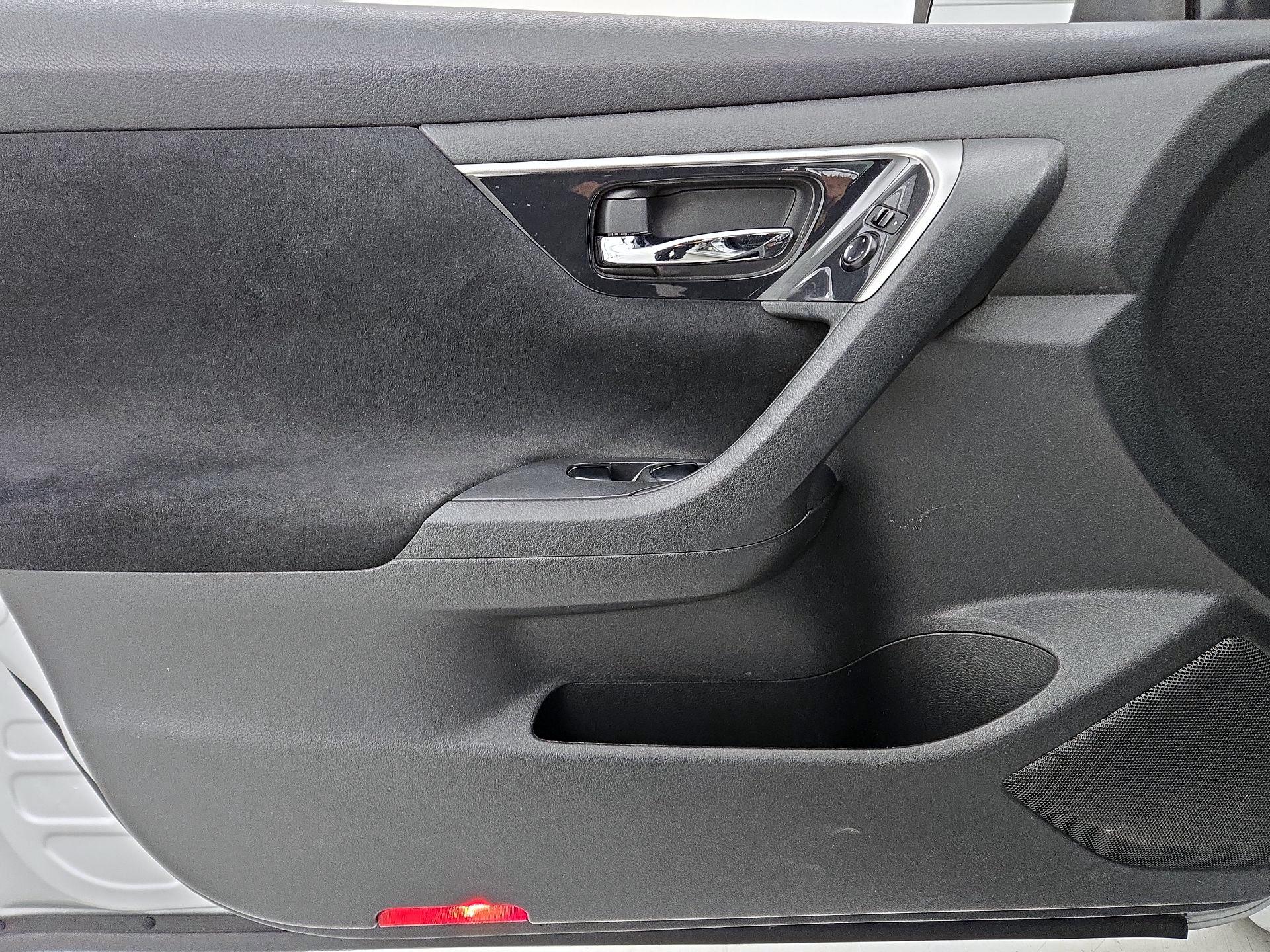 Thumbnail: 2014 Nissan Altima - 12