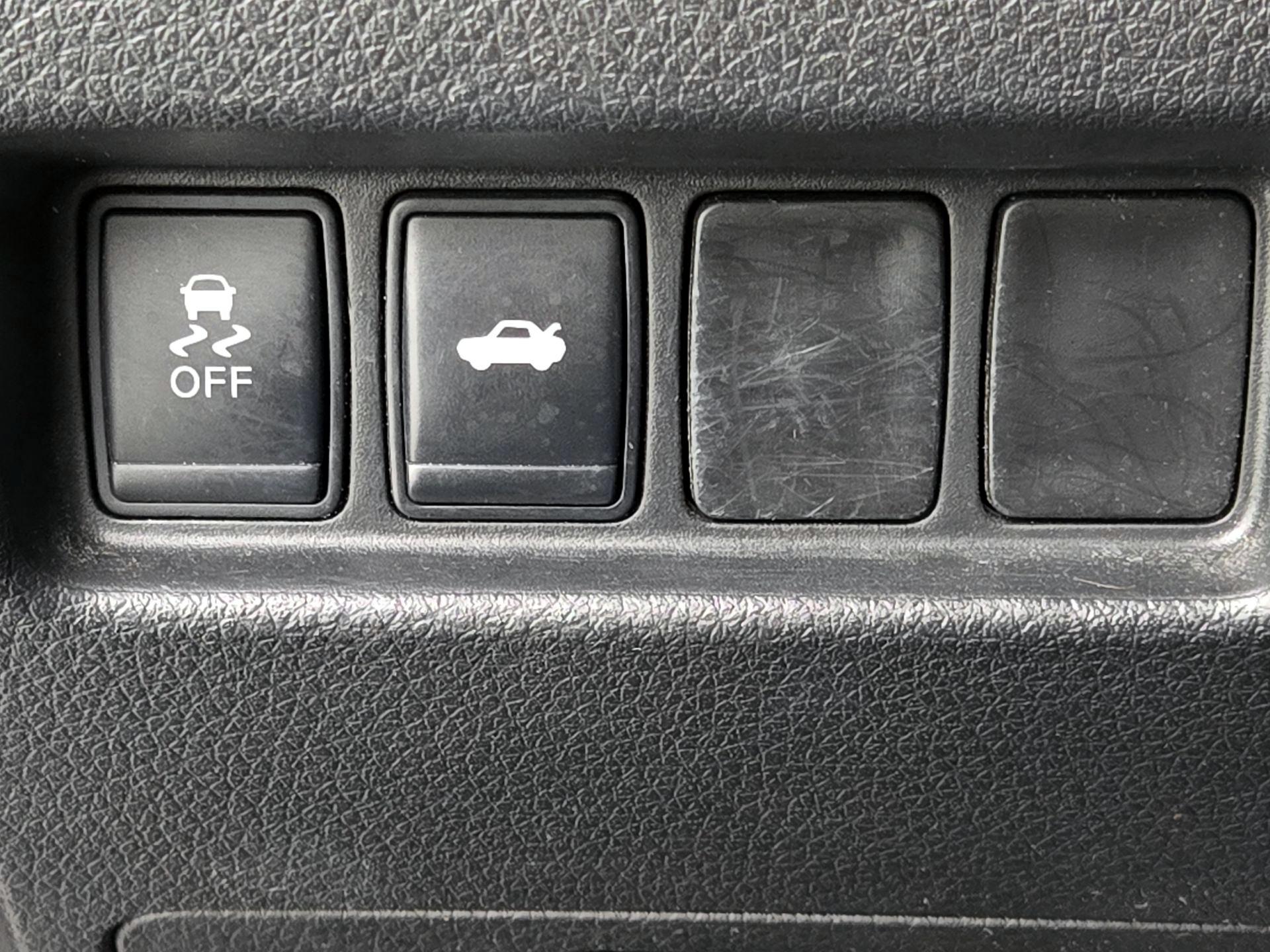 Thumbnail: 2014 Nissan Altima - 13