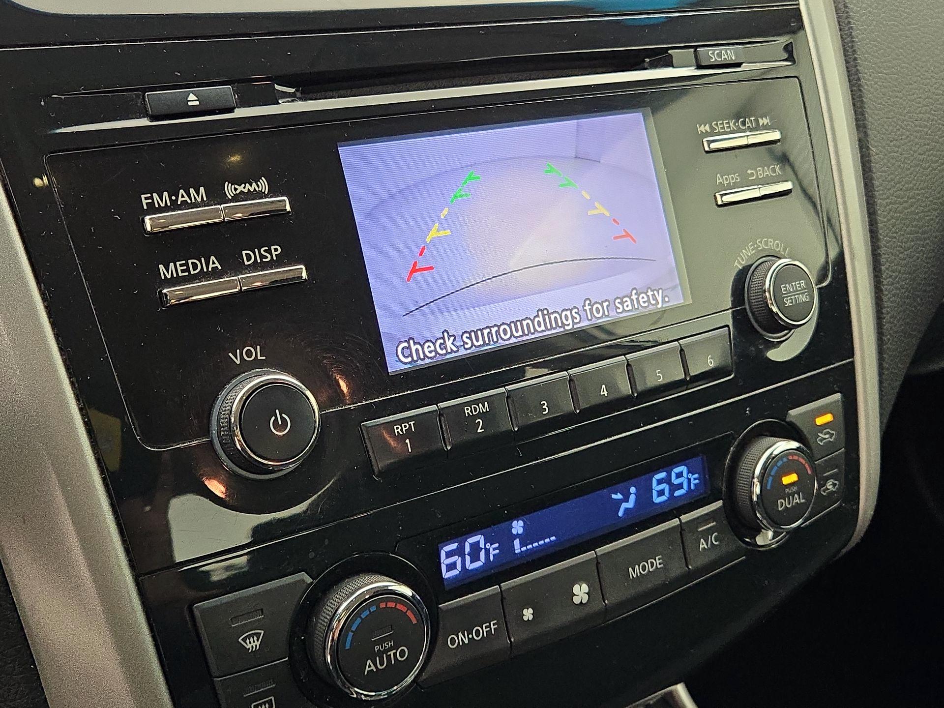 Thumbnail: 2014 Nissan Altima - 14