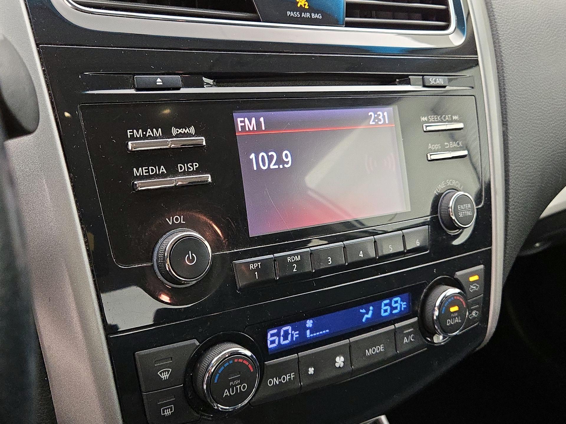 Thumbnail: 2014 Nissan Altima - 15