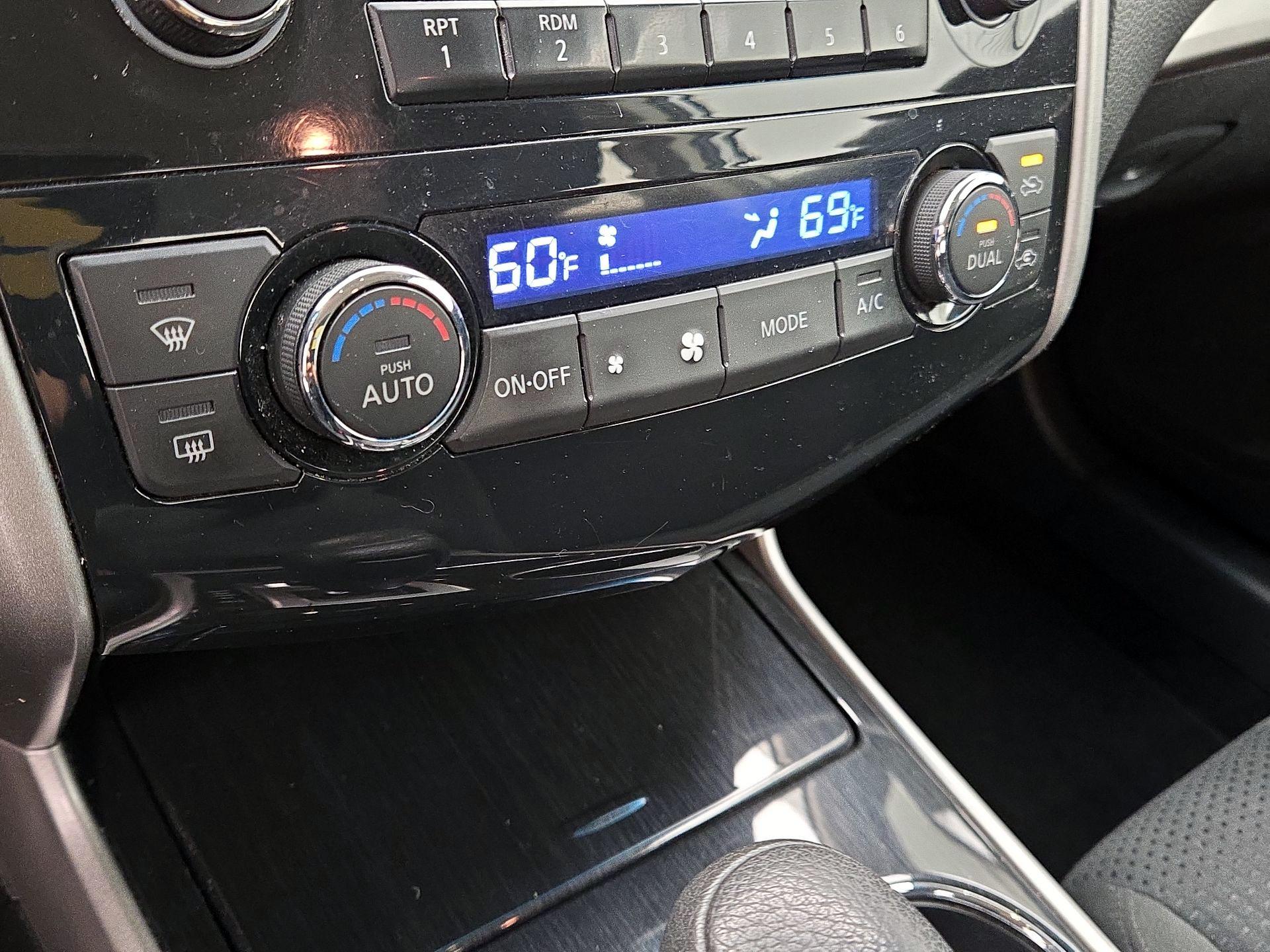 Thumbnail: 2014 Nissan Altima - 16