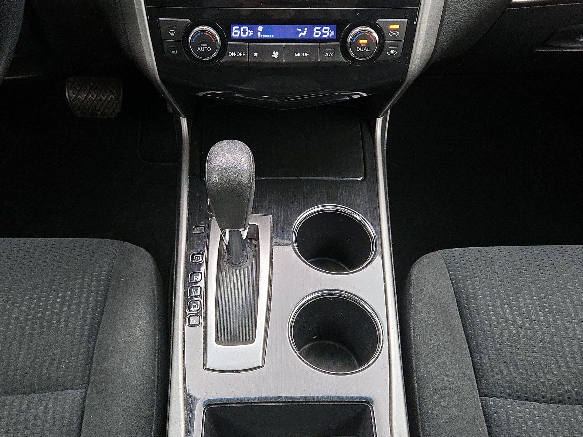 Thumbnail: 2014 Nissan Altima - 17