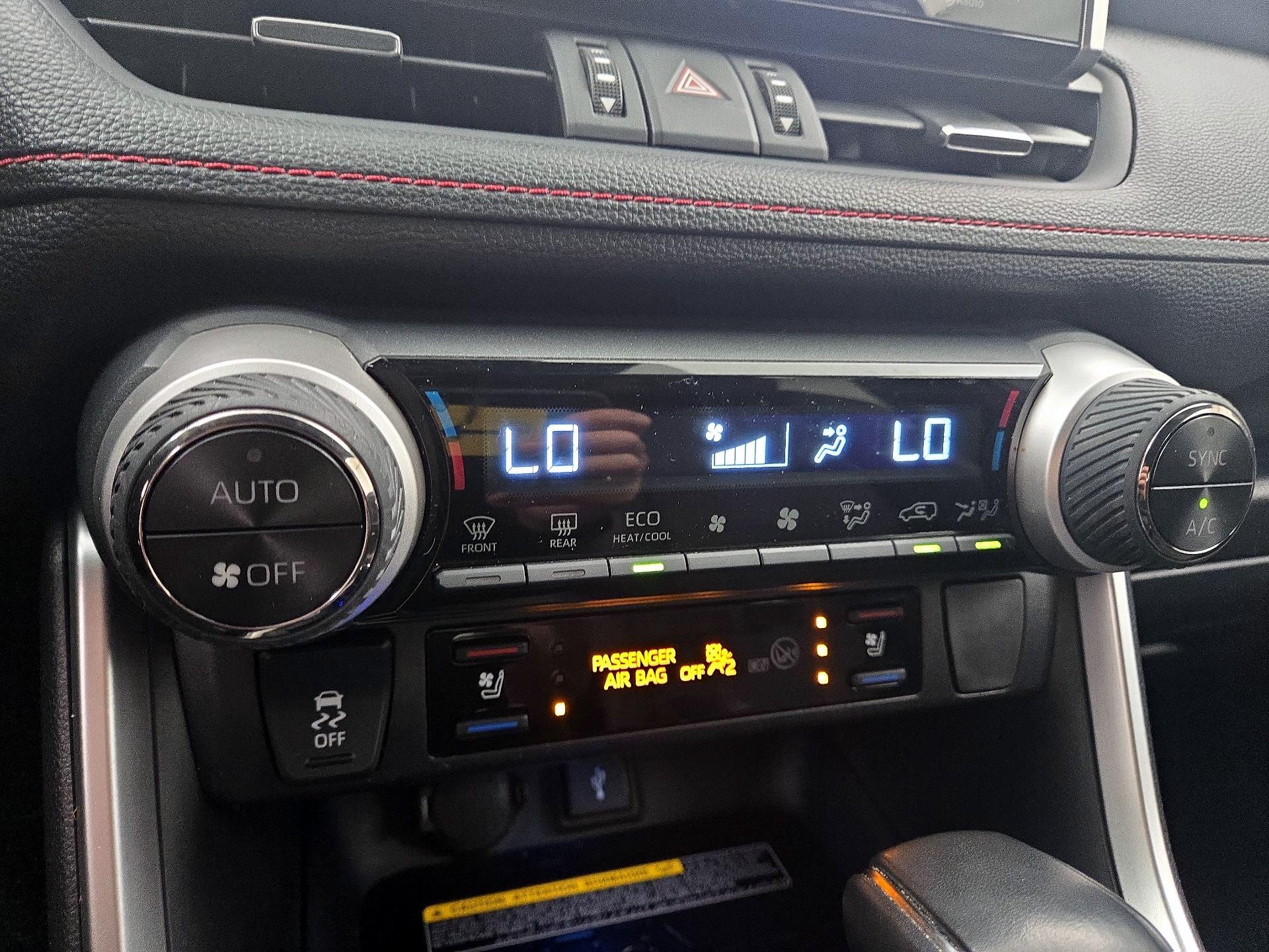 Thumbnail: 2021 Toyota RAV4 - 17