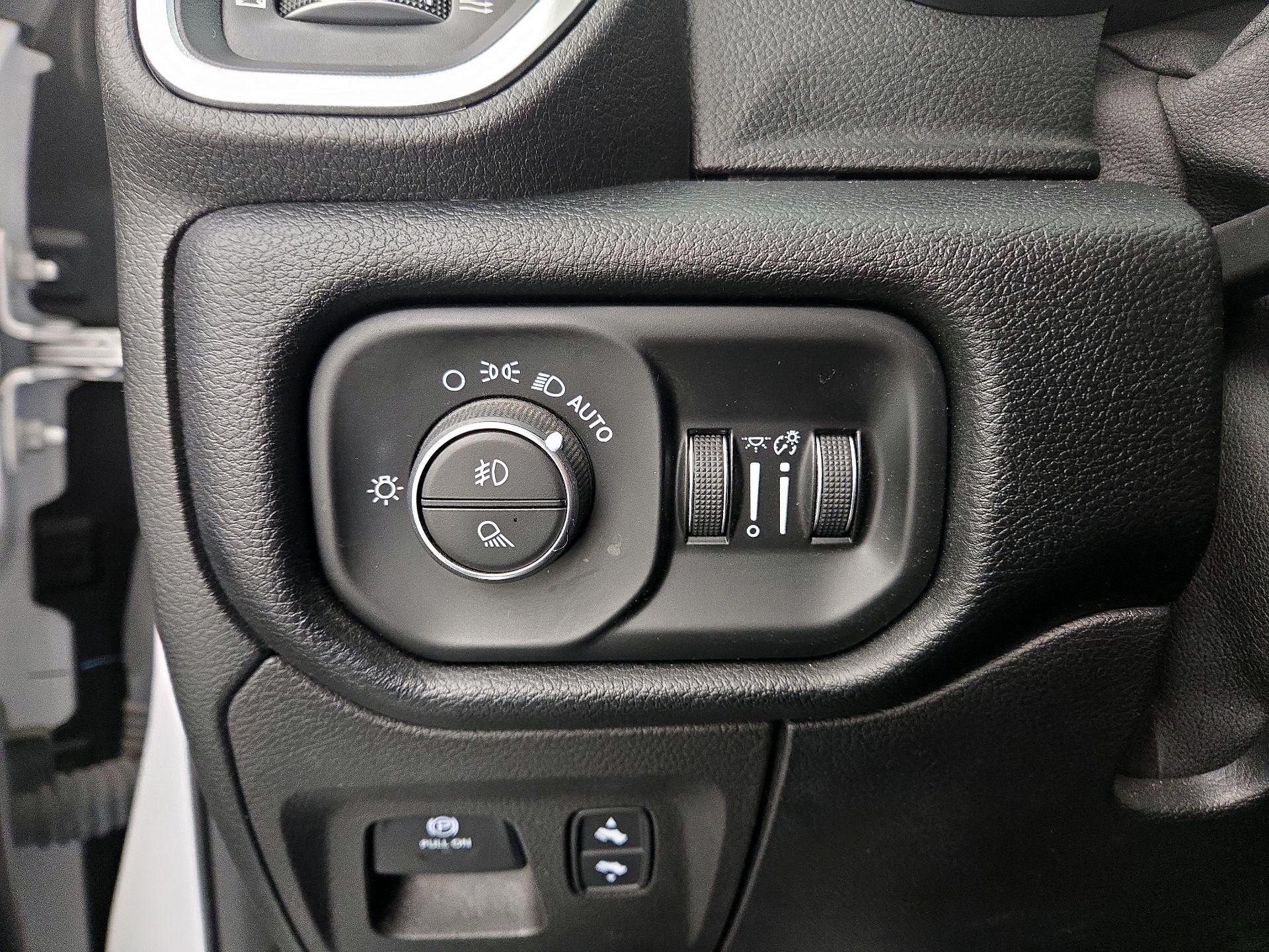 Thumbnail: 2021 RAM 1500 - 13