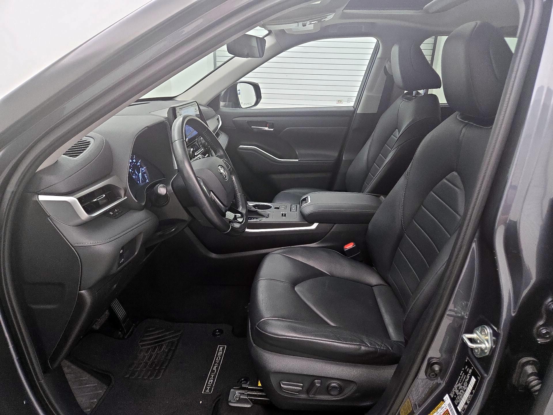 Thumbnail: 2020 Toyota Highlander - 11