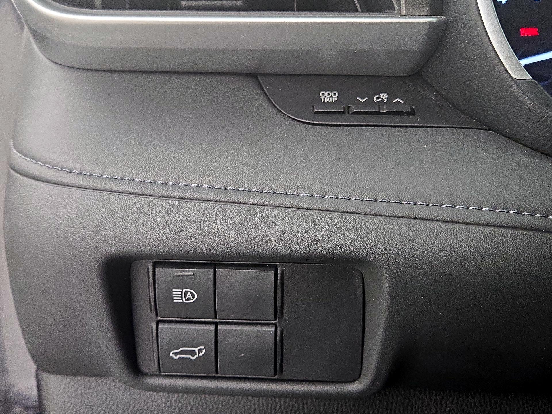 Thumbnail: 2020 Toyota Highlander - 13