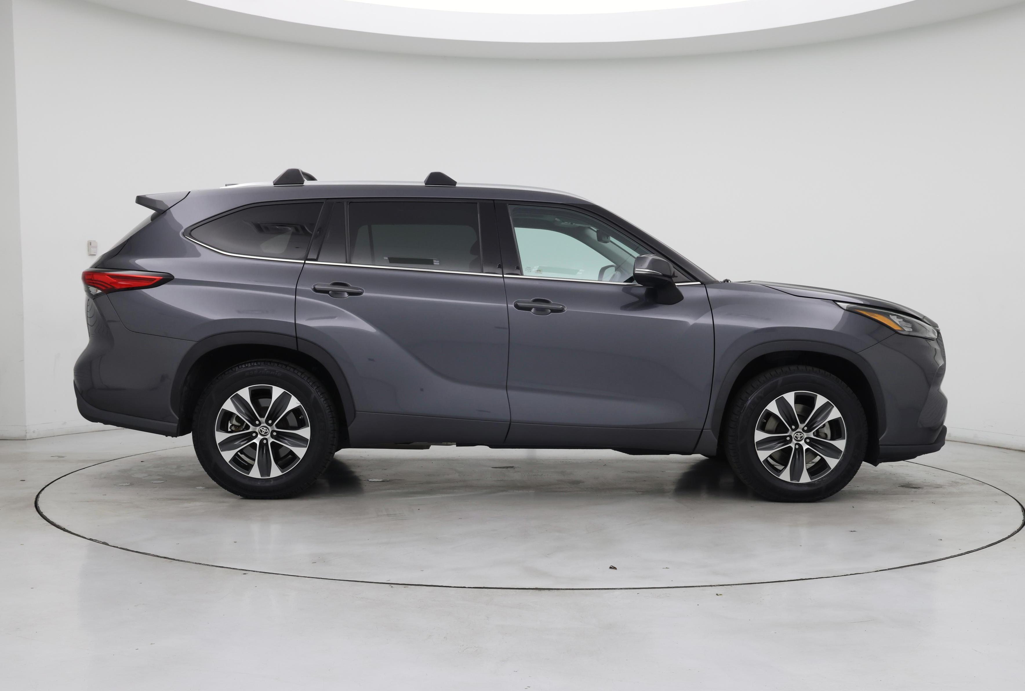 Thumbnail: 2020 Toyota Highlander - 7