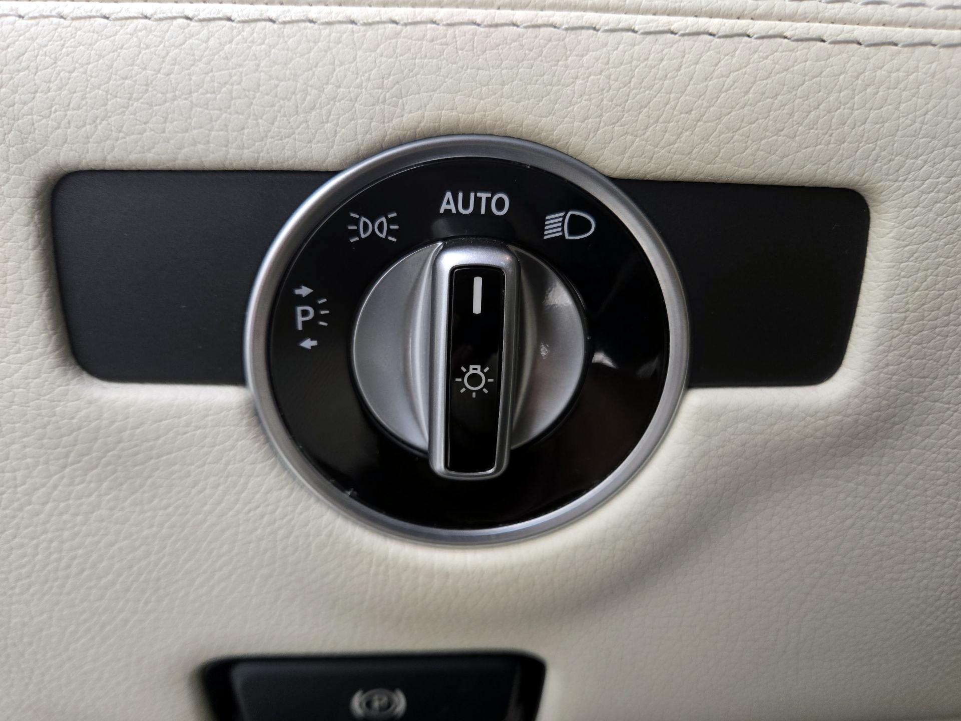 Thumbnail: 2017 Mercedes-Benz SL-Class - 13