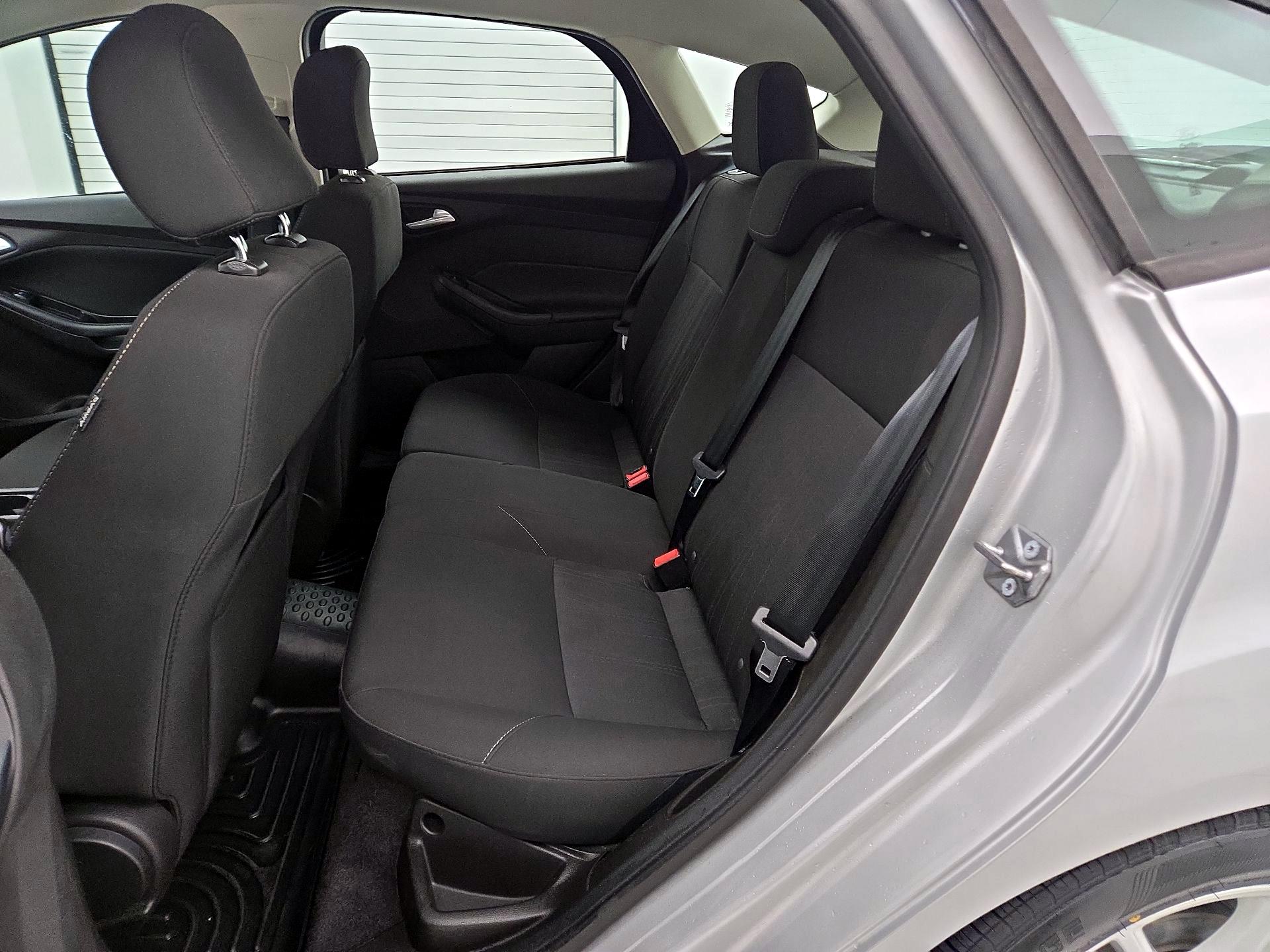 Thumbnail: 2016 Ford Focus - 19