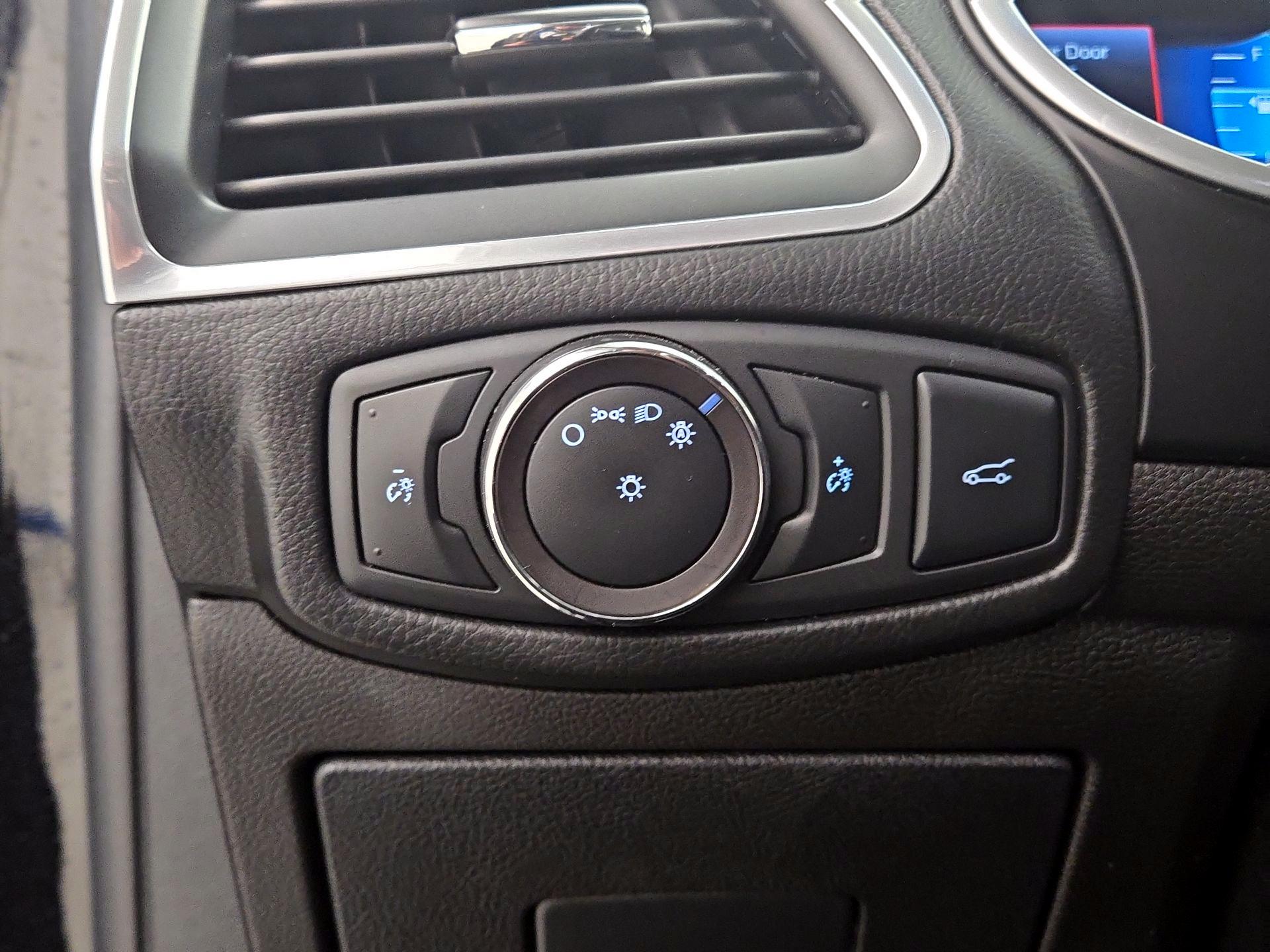 Thumbnail: 2017 Ford Edge - 13