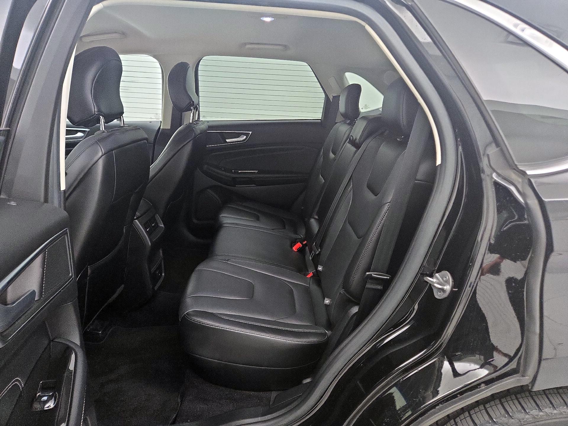 Thumbnail: 2017 Ford Edge - 19