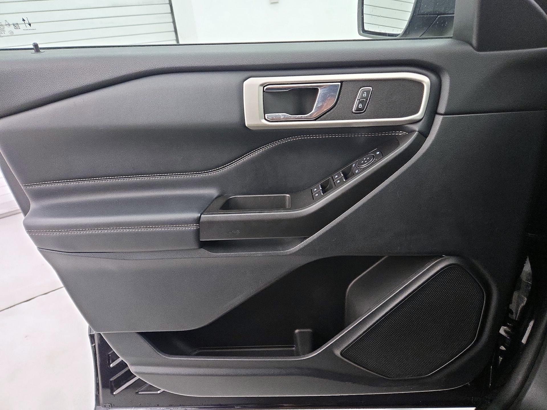 Thumbnail: 2020 Ford Explorer - 12