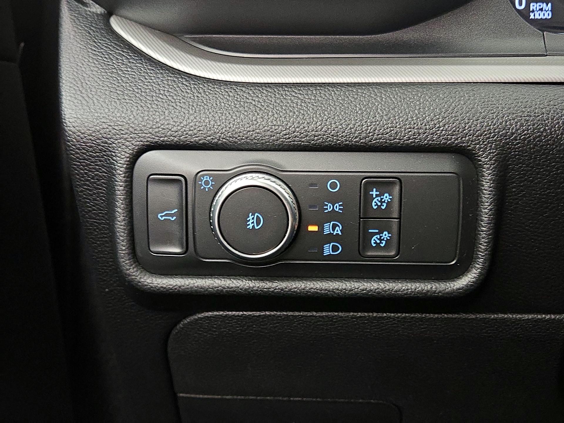 Thumbnail: 2020 Ford Explorer - 13