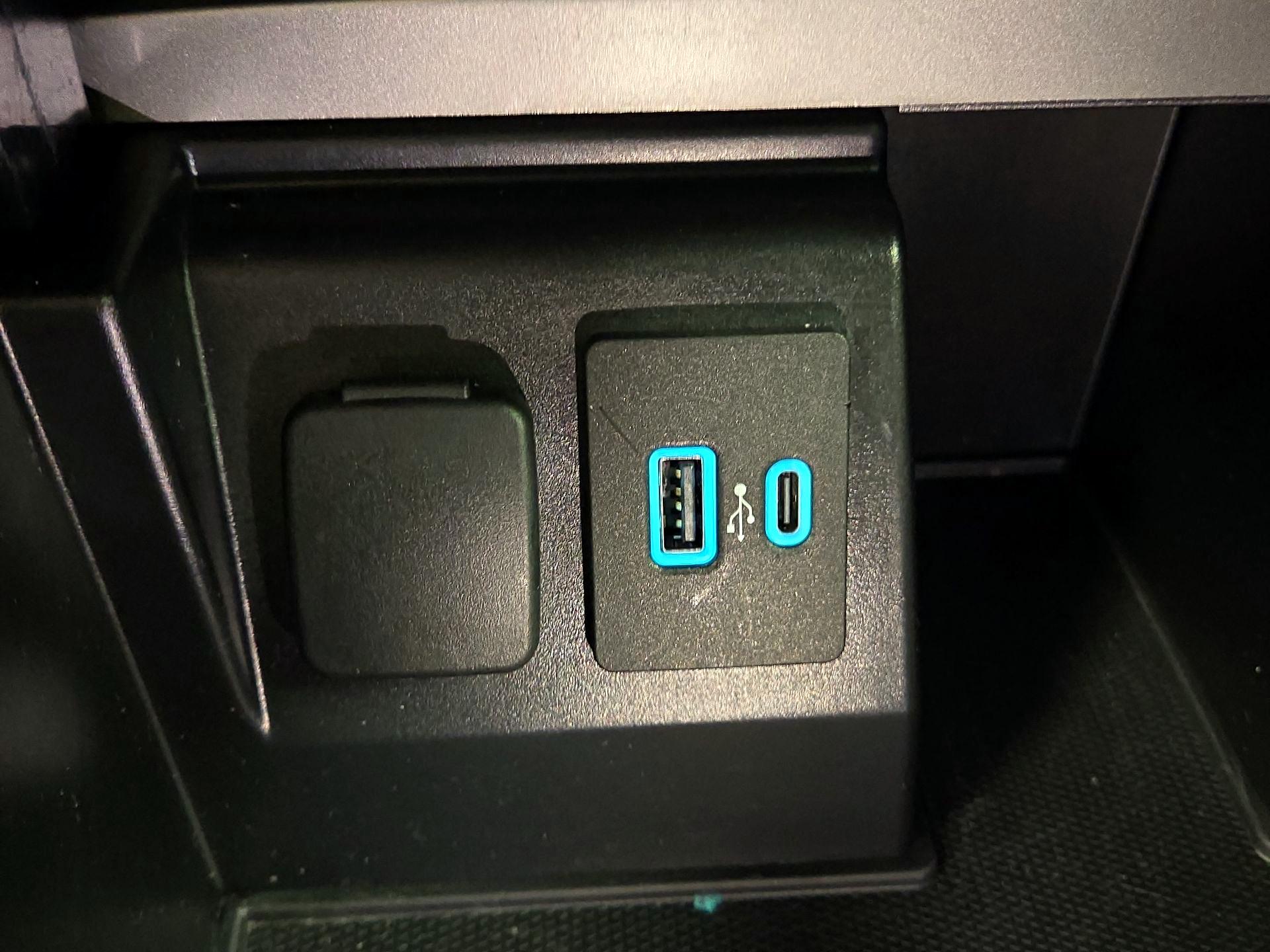 Thumbnail: 2020 Ford Explorer - 19