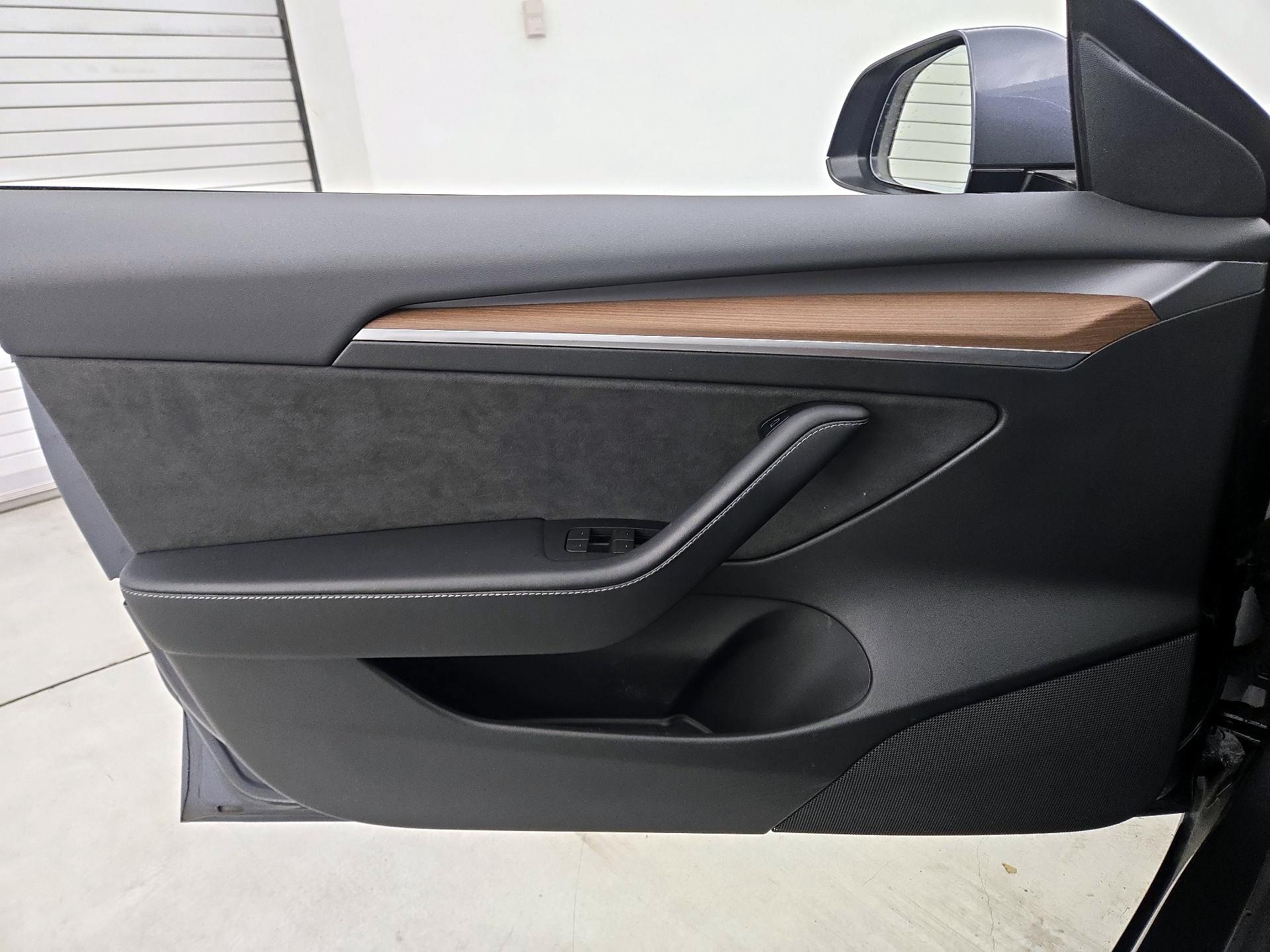 Thumbnail: 2023 Tesla Model 3 - 12