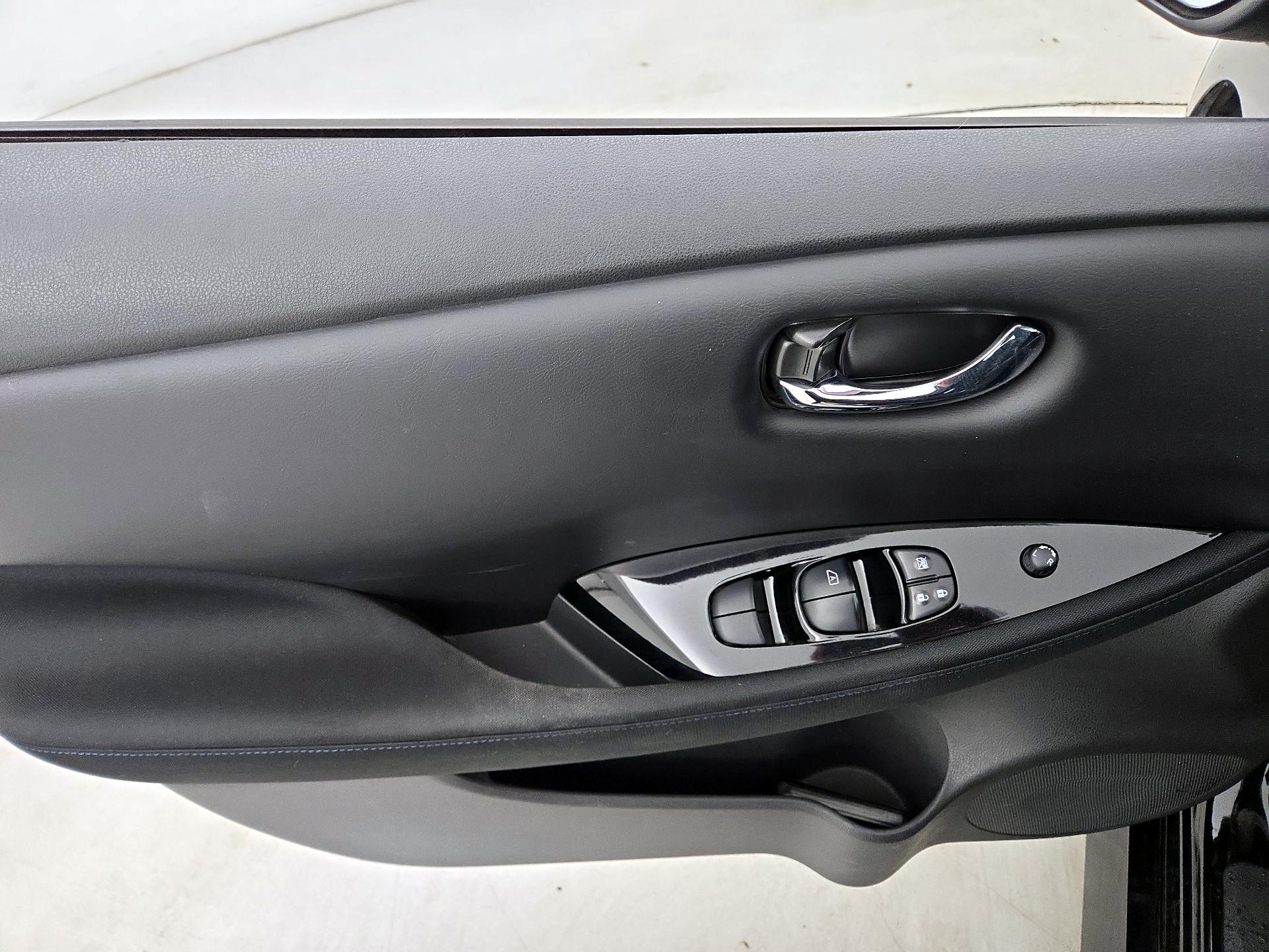 Thumbnail: 2022 Nissan Leaf - 12