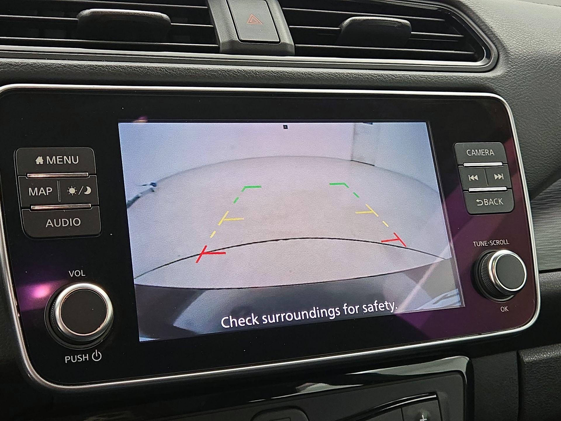 Thumbnail: 2022 Nissan Leaf - 15