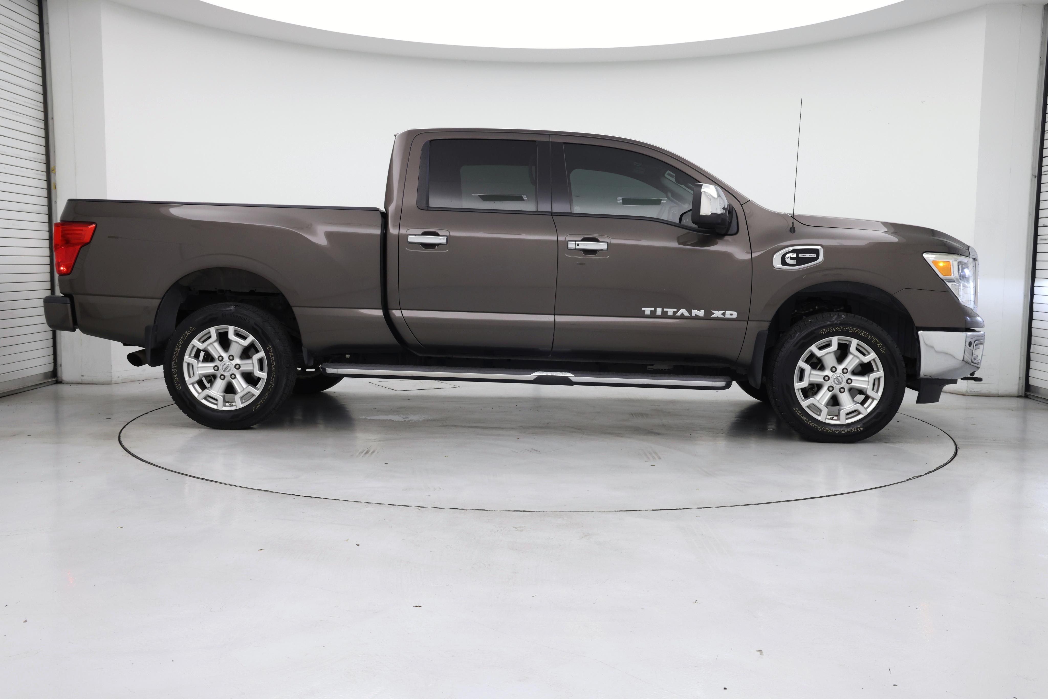 Thumbnail: 2017 Nissan Titan - 7