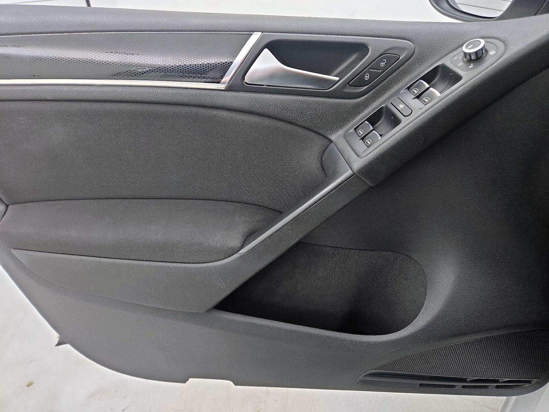 Thumbnail: 2014 Volkswagen Golf - 12