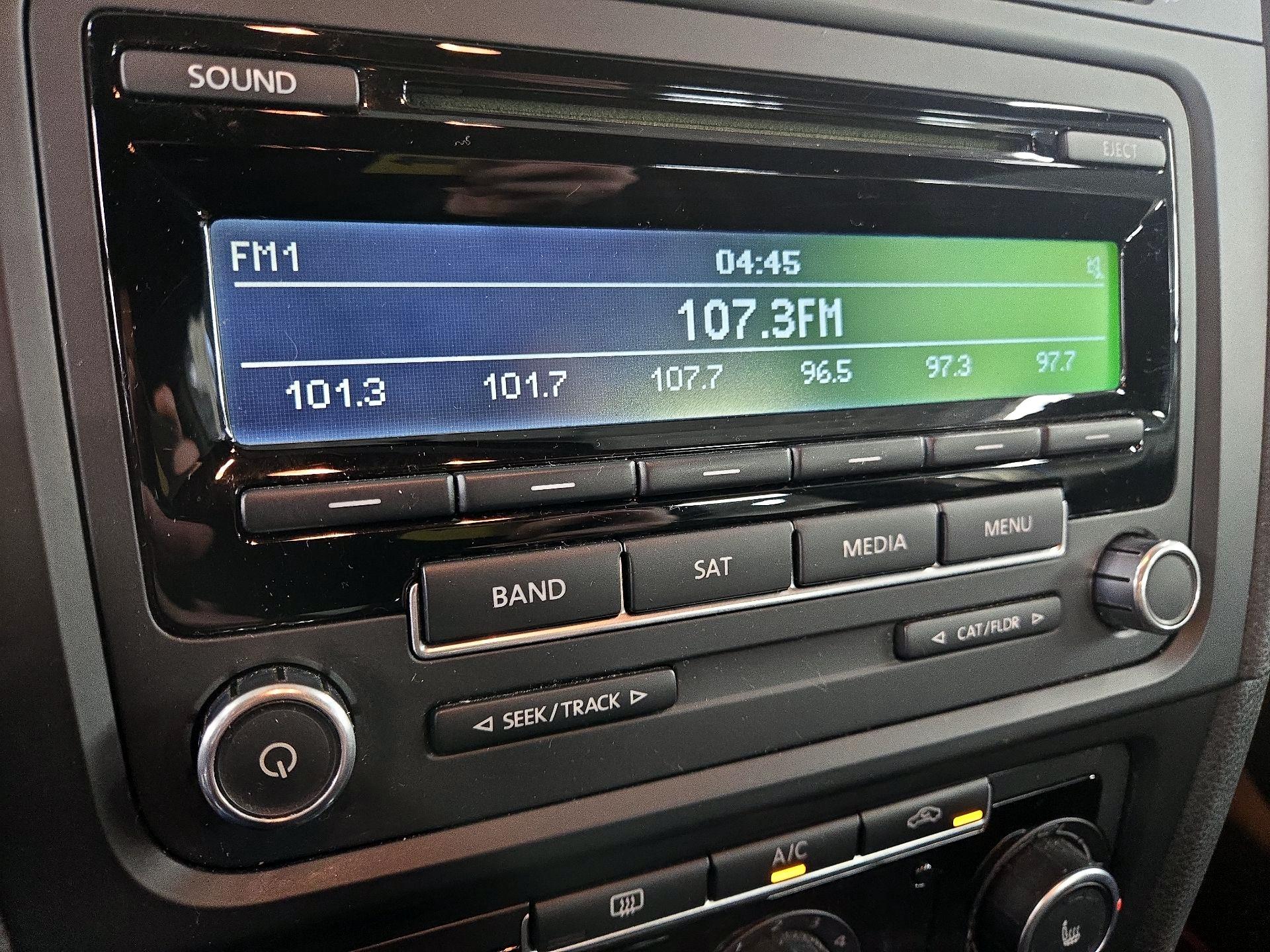 Thumbnail: 2014 Volkswagen Golf - 14