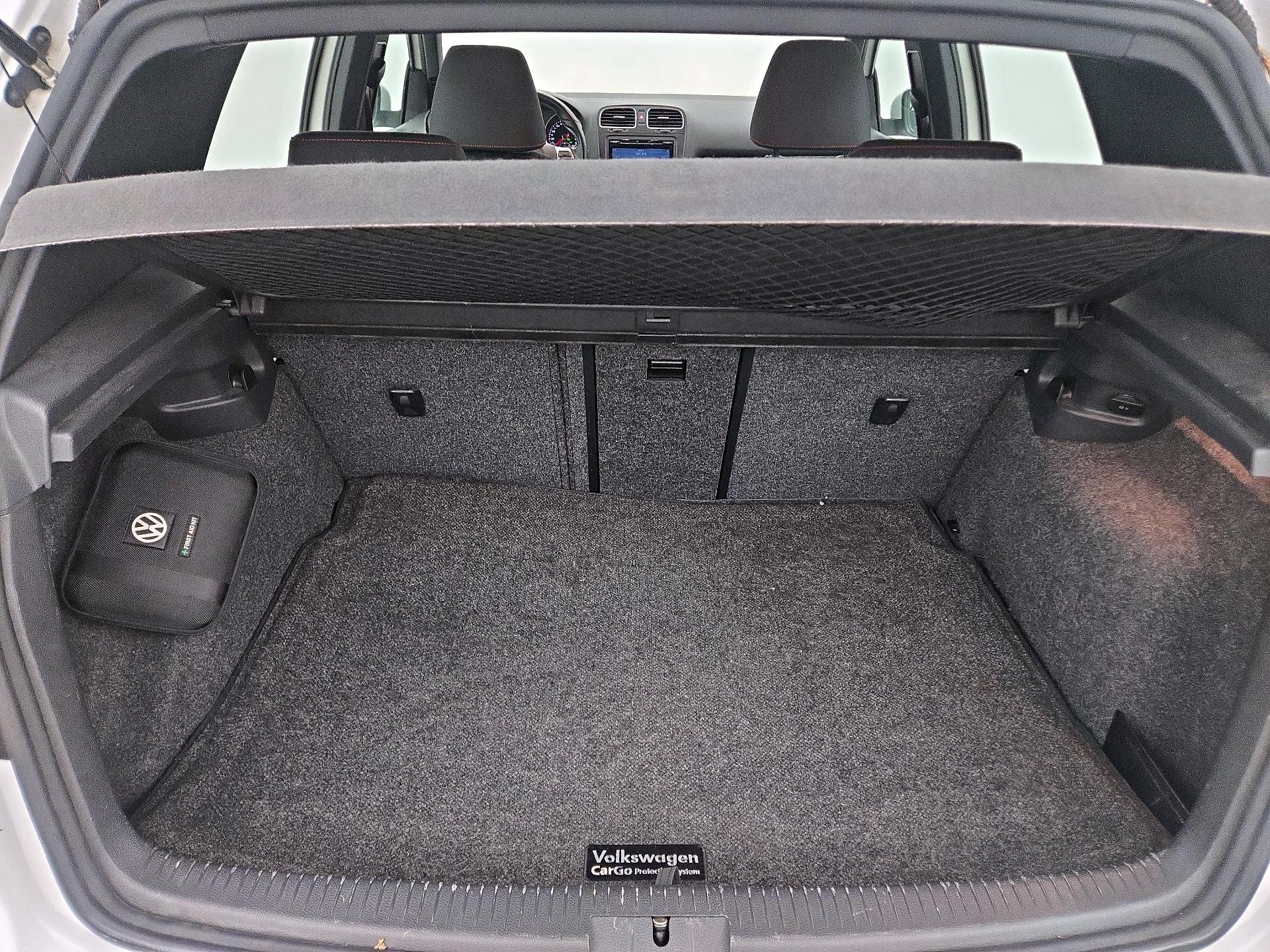 Thumbnail: 2014 Volkswagen Golf - 19