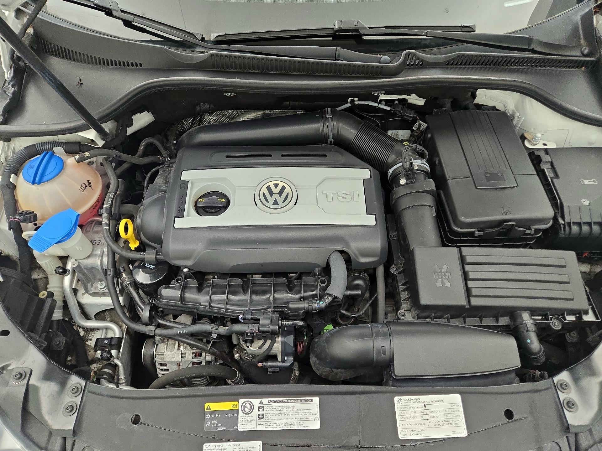 Thumbnail: 2014 Volkswagen Golf - 20