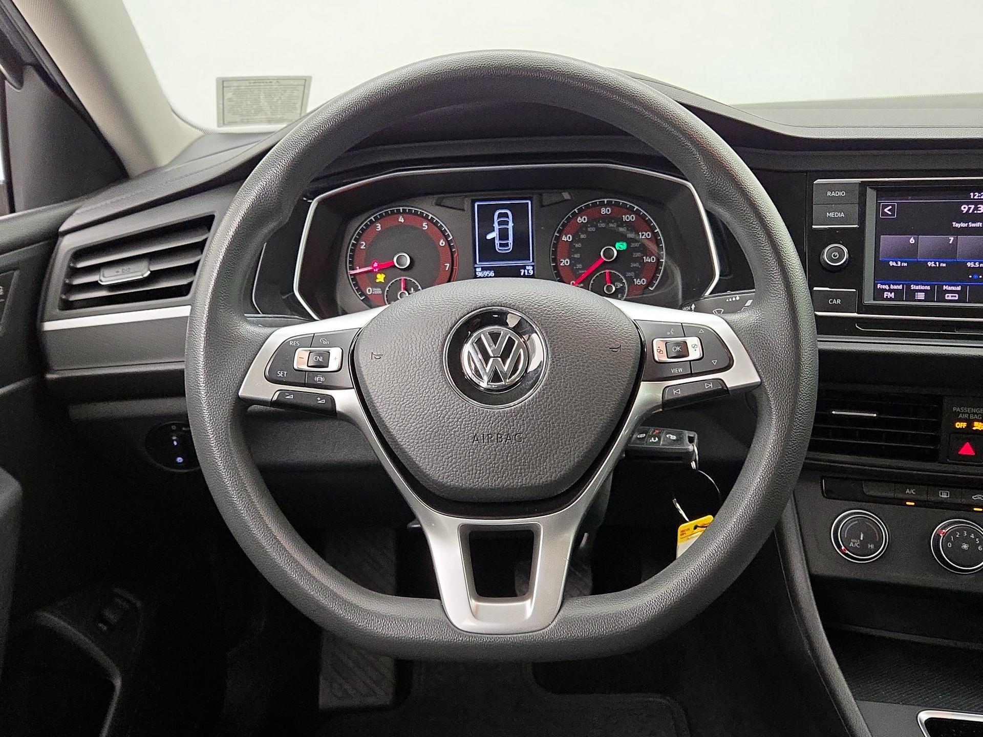Thumbnail: 2019 Volkswagen Jetta - 10