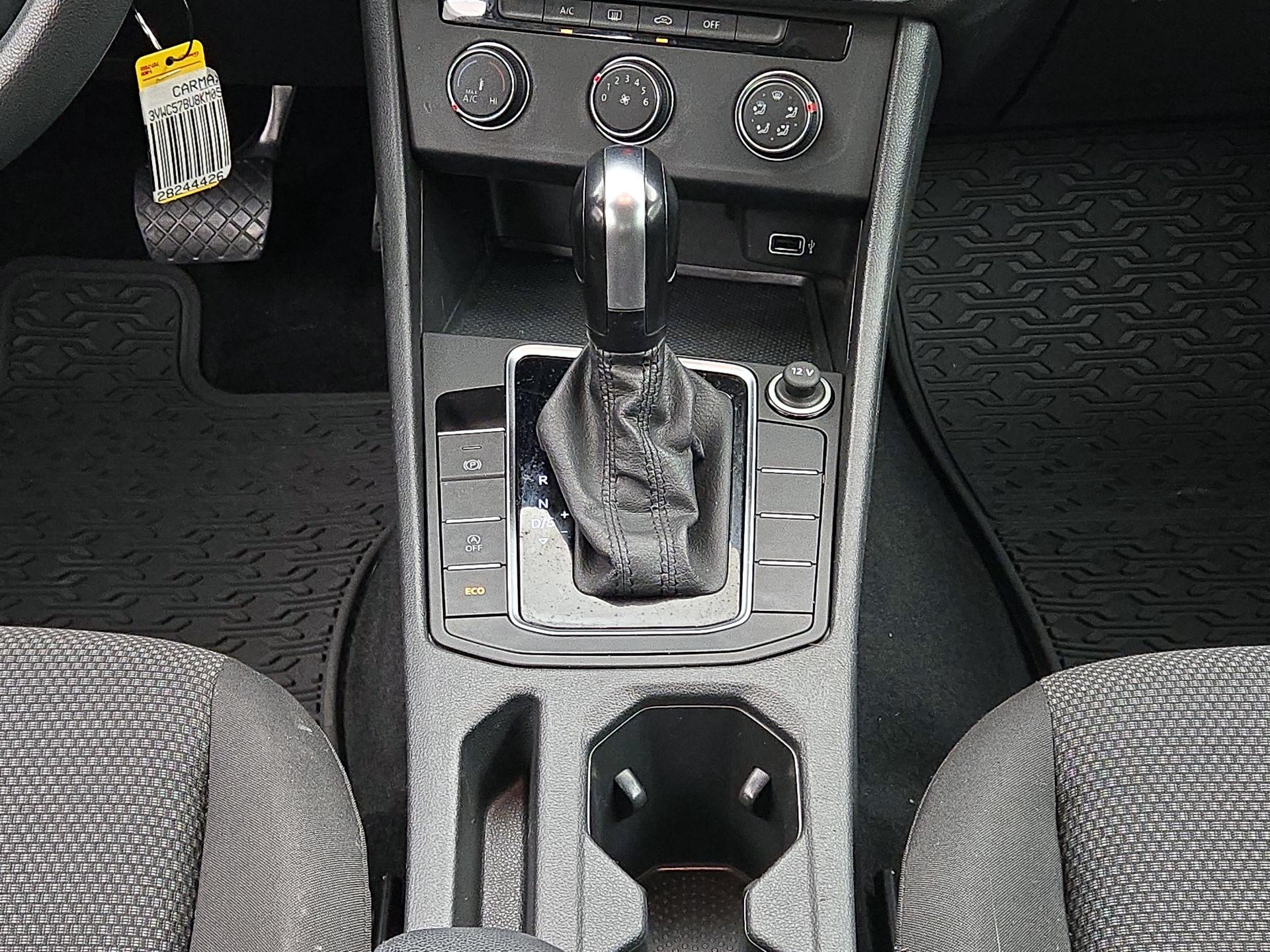 Thumbnail: 2019 Volkswagen Jetta - 17
