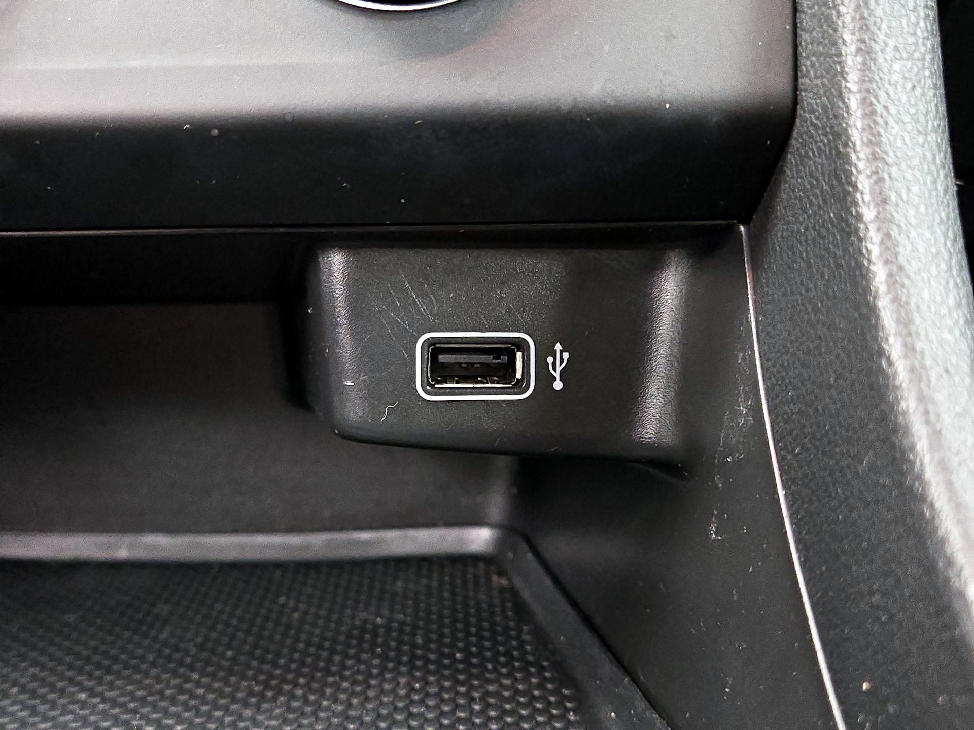 Thumbnail: 2019 Volkswagen Jetta - 18