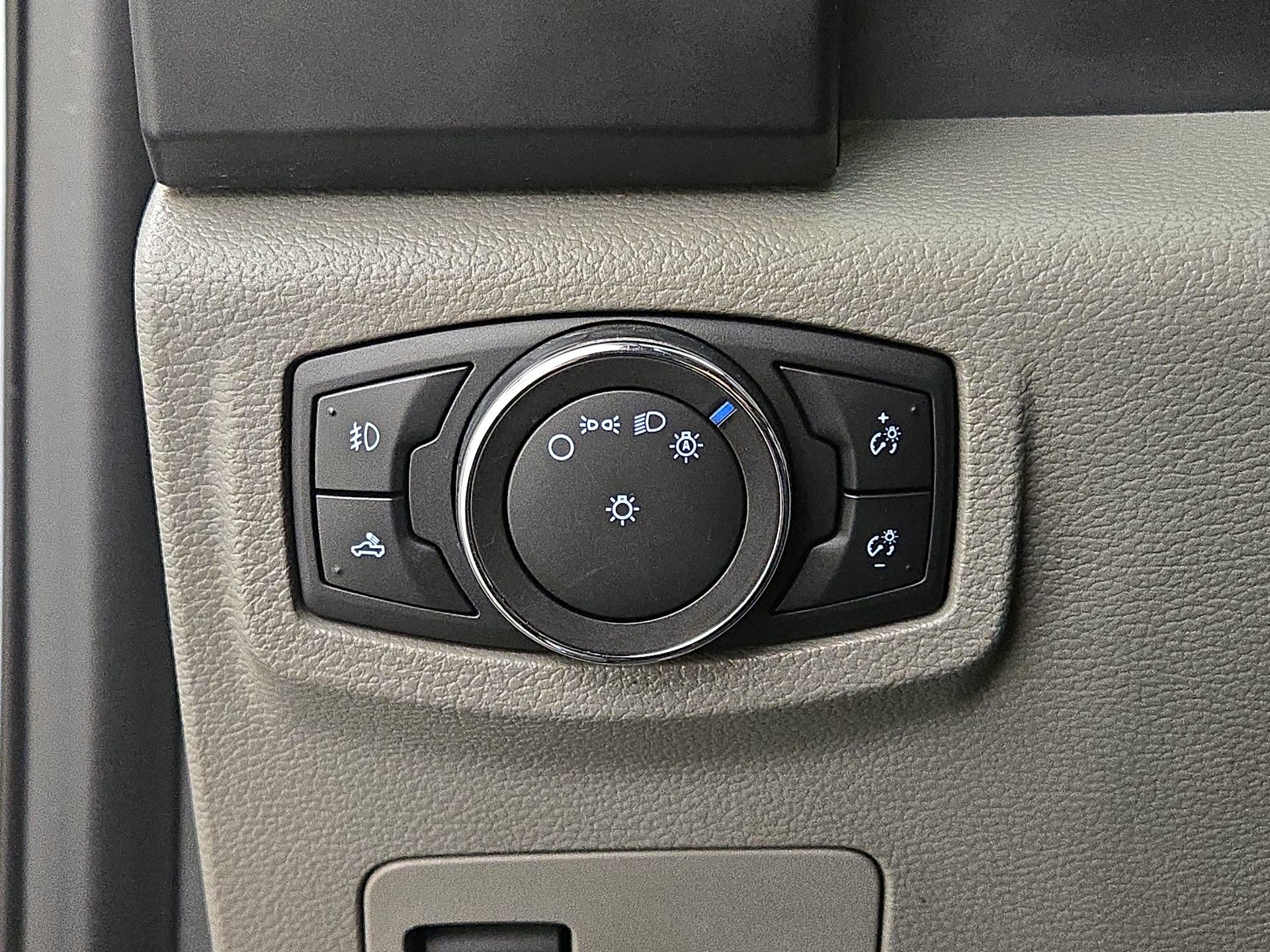 Thumbnail: 2015 Ford F-150 - 13