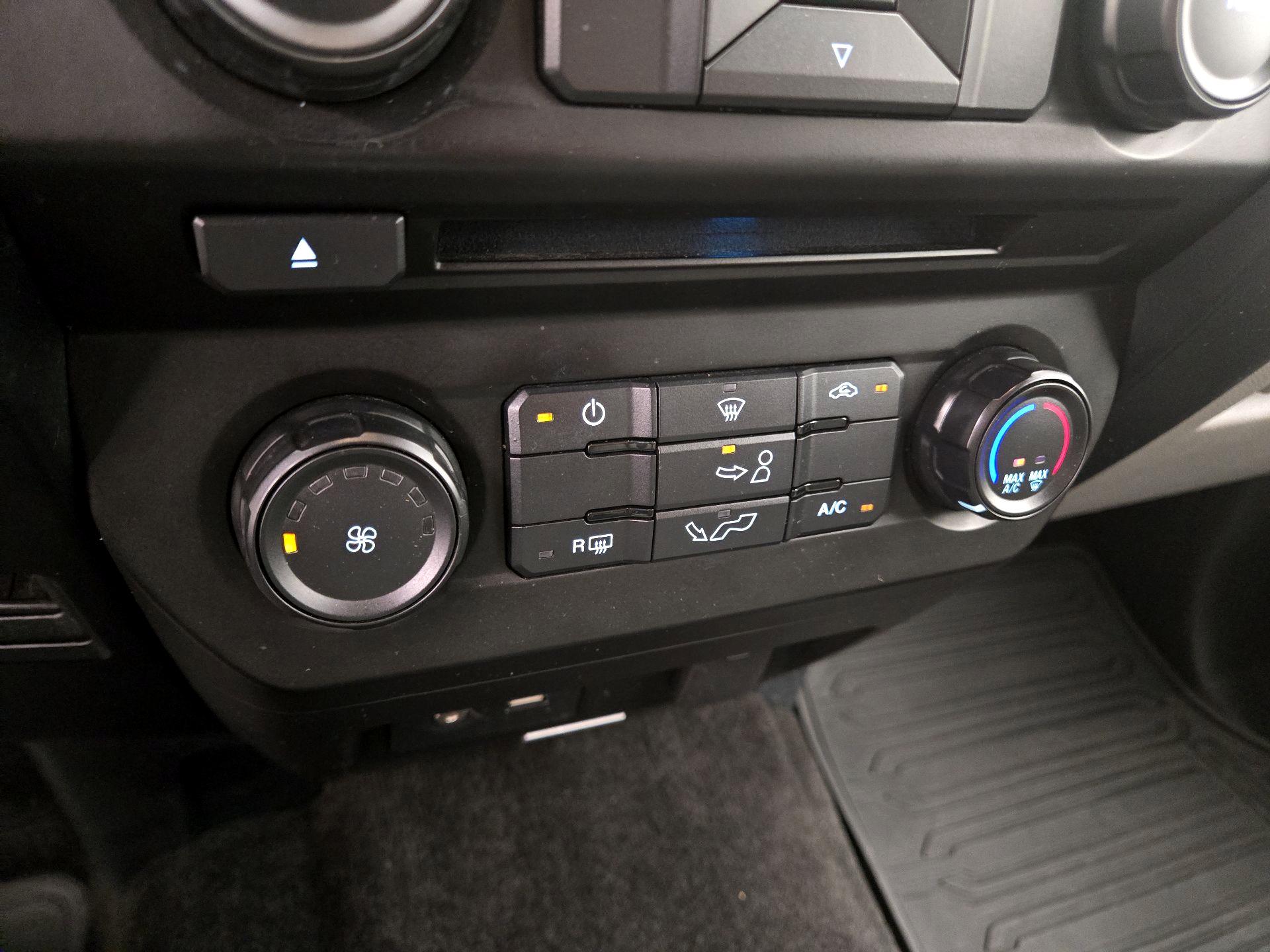 Thumbnail: 2015 Ford F-150 - 16