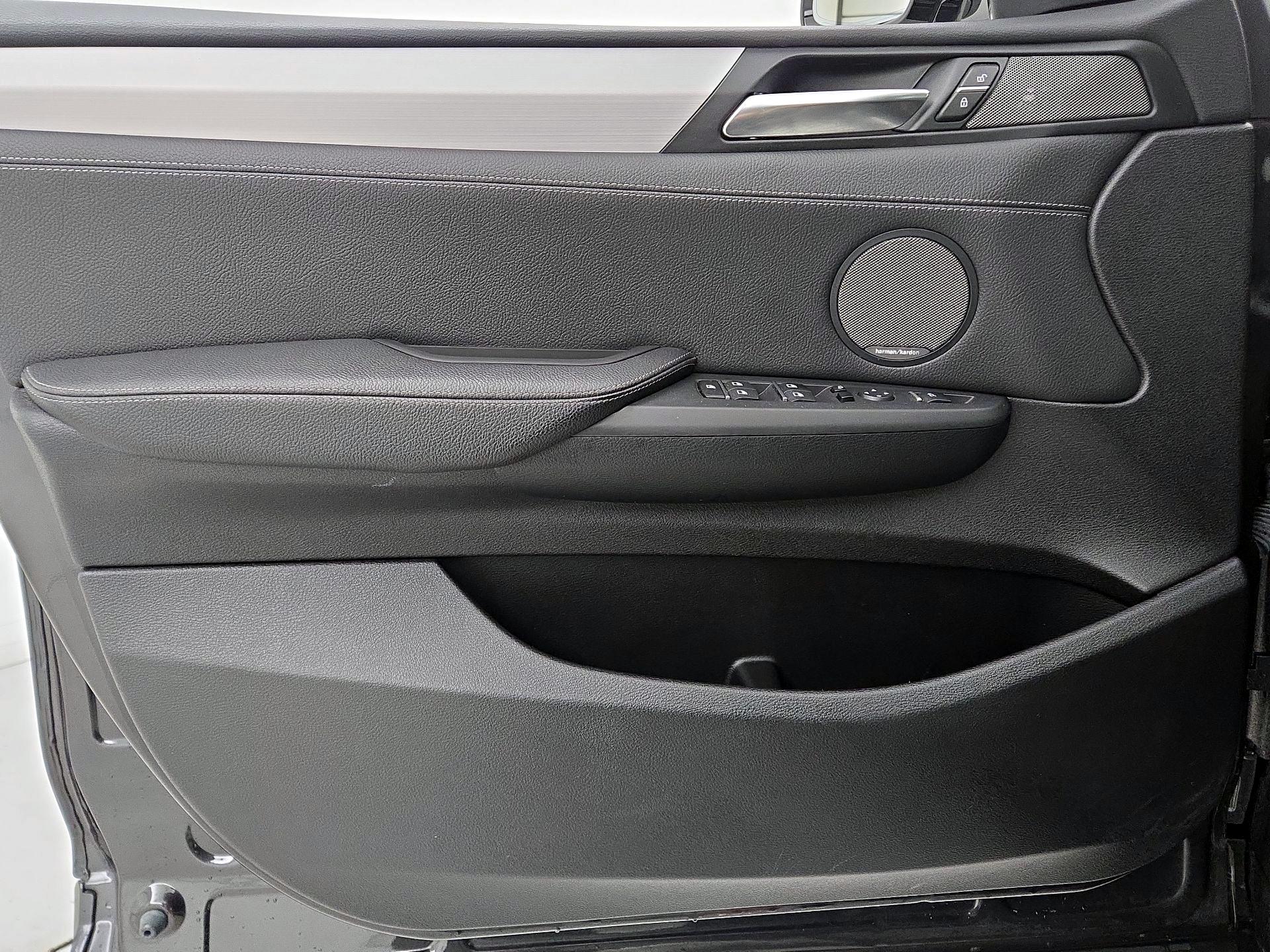 Thumbnail: 2017 BMW X4 - 12