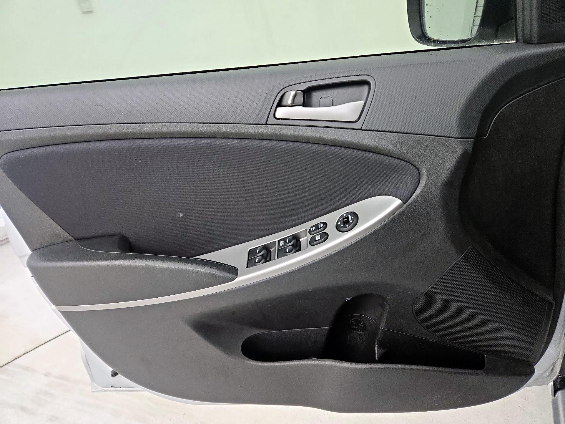 Thumbnail: 2017 Hyundai Accent - 12