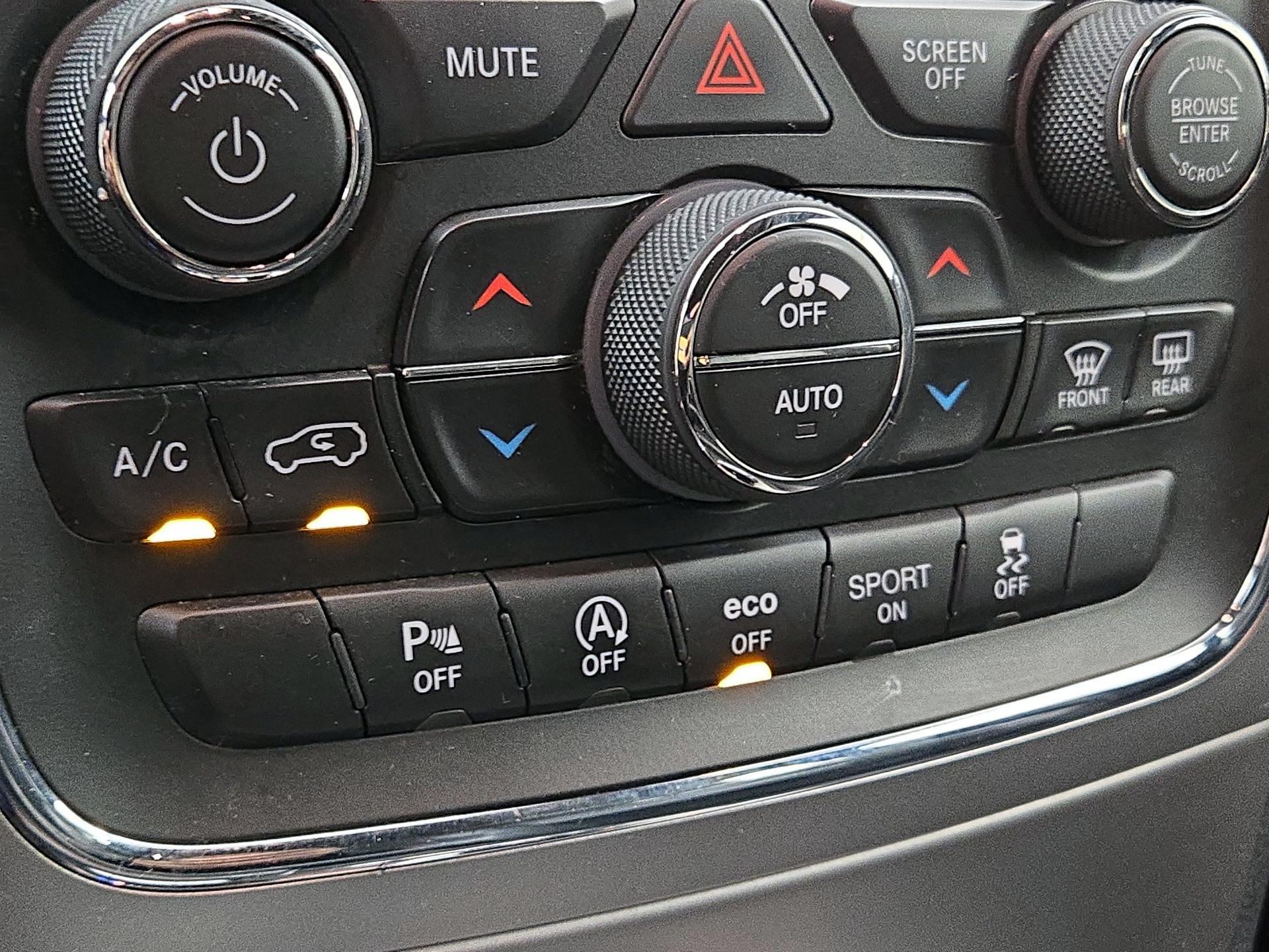 Thumbnail: 2018 Jeep Grand Cherokee - 16