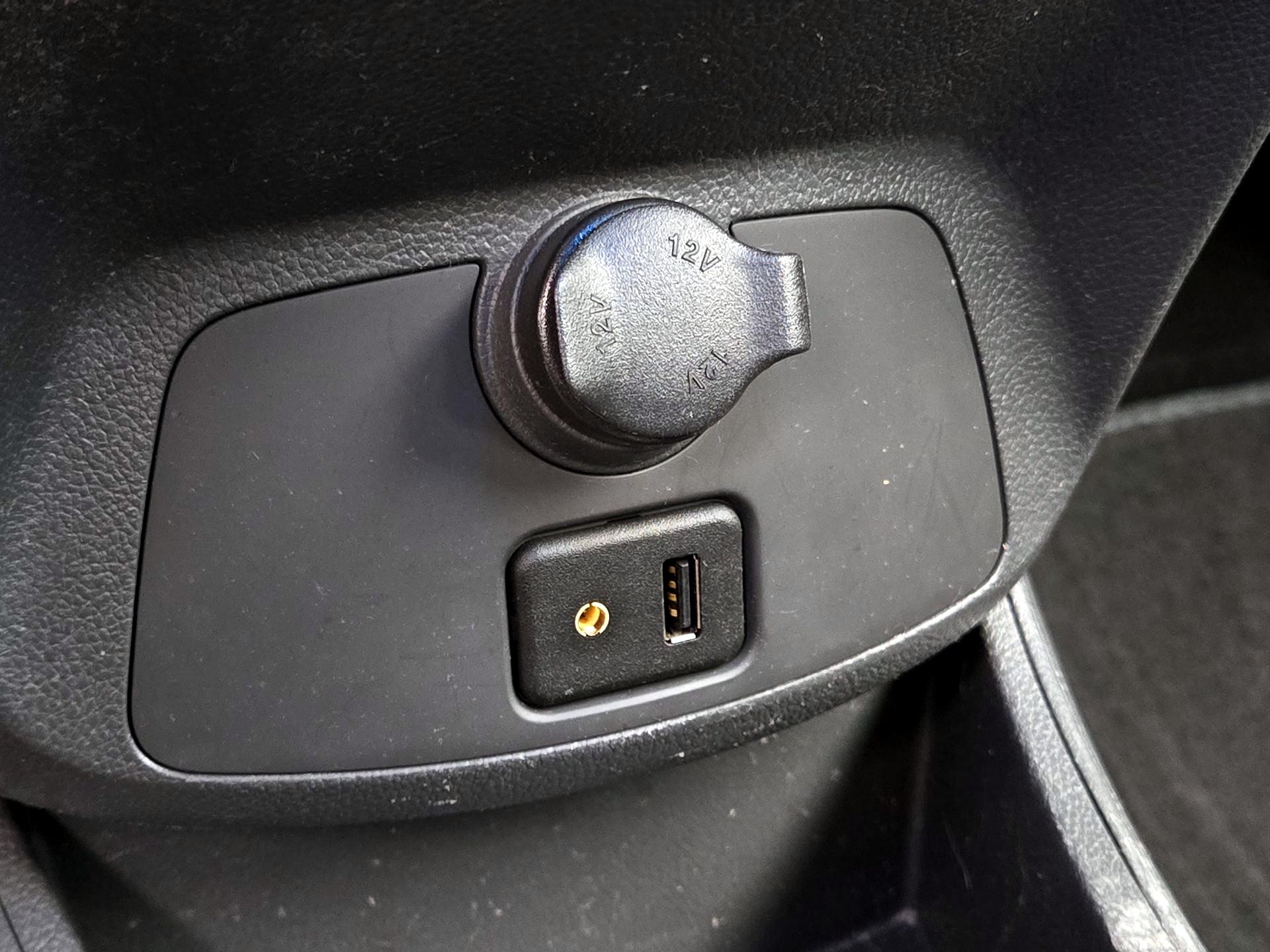 Thumbnail: 2015 Chevrolet Spark - 17