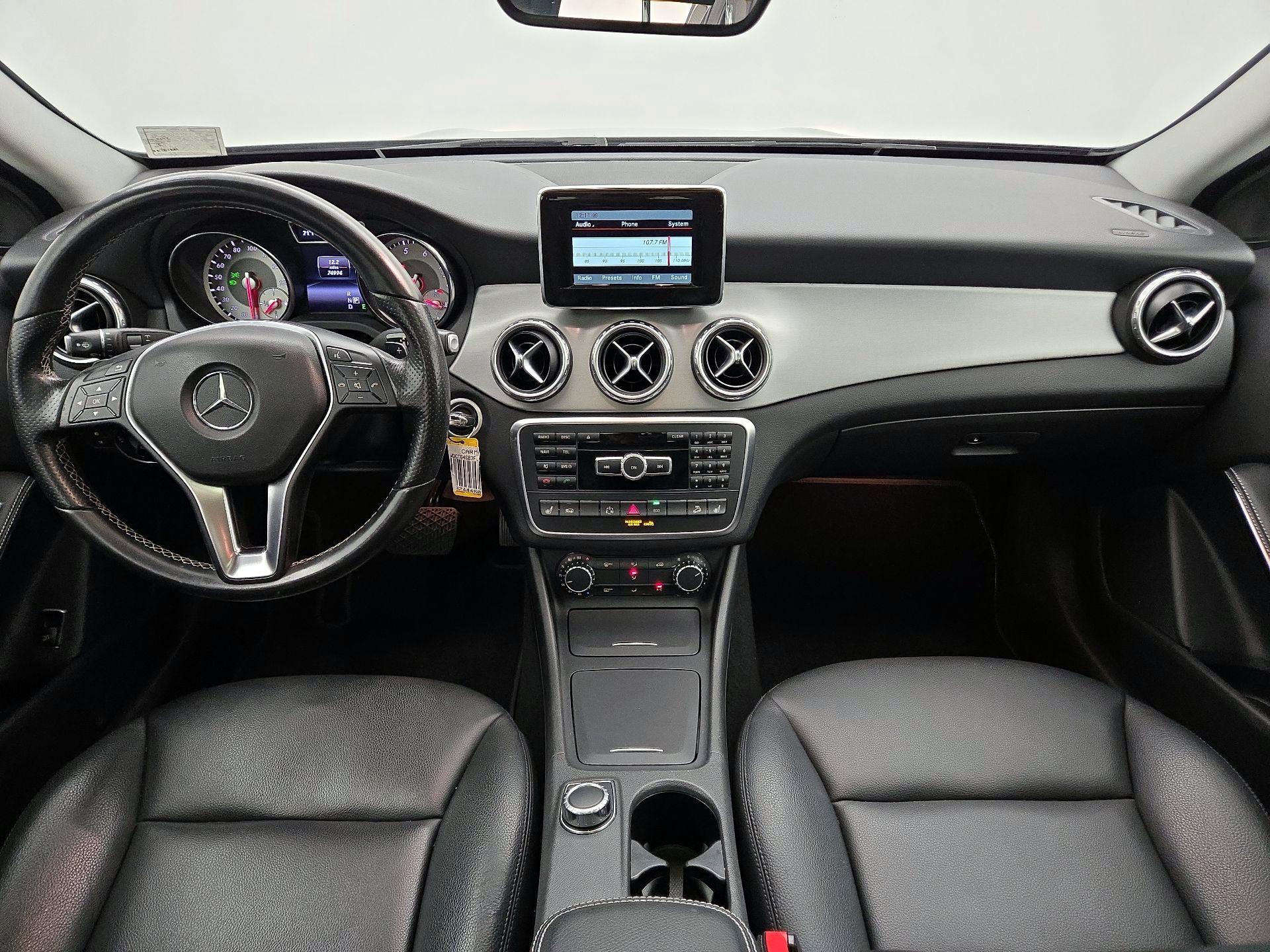 Thumbnail: 2015 Mercedes-Benz GLA - 9