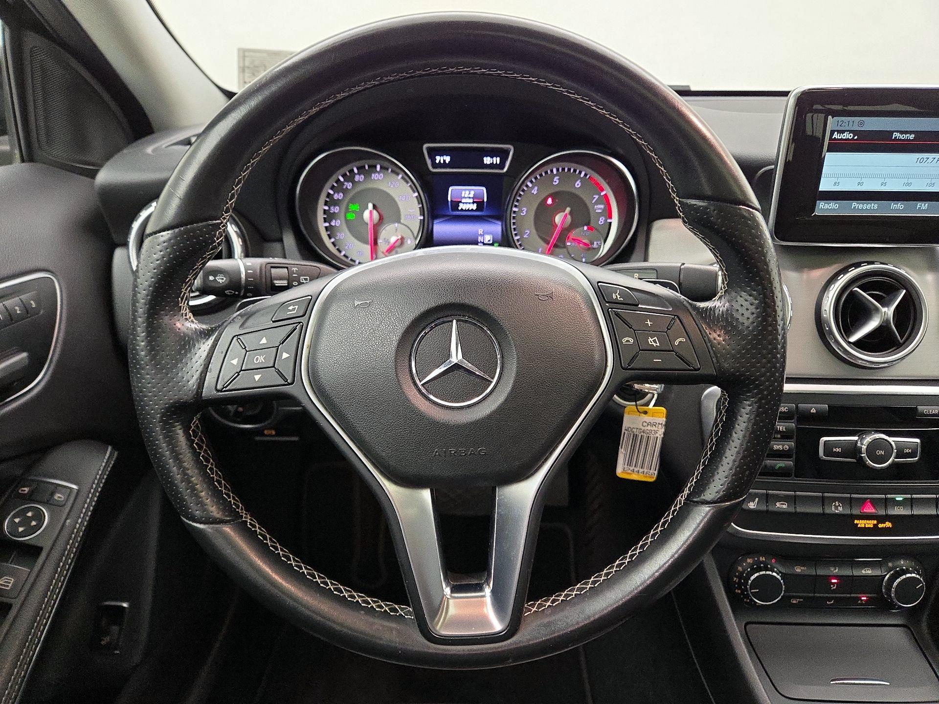 Thumbnail: 2015 Mercedes-Benz GLA - 10