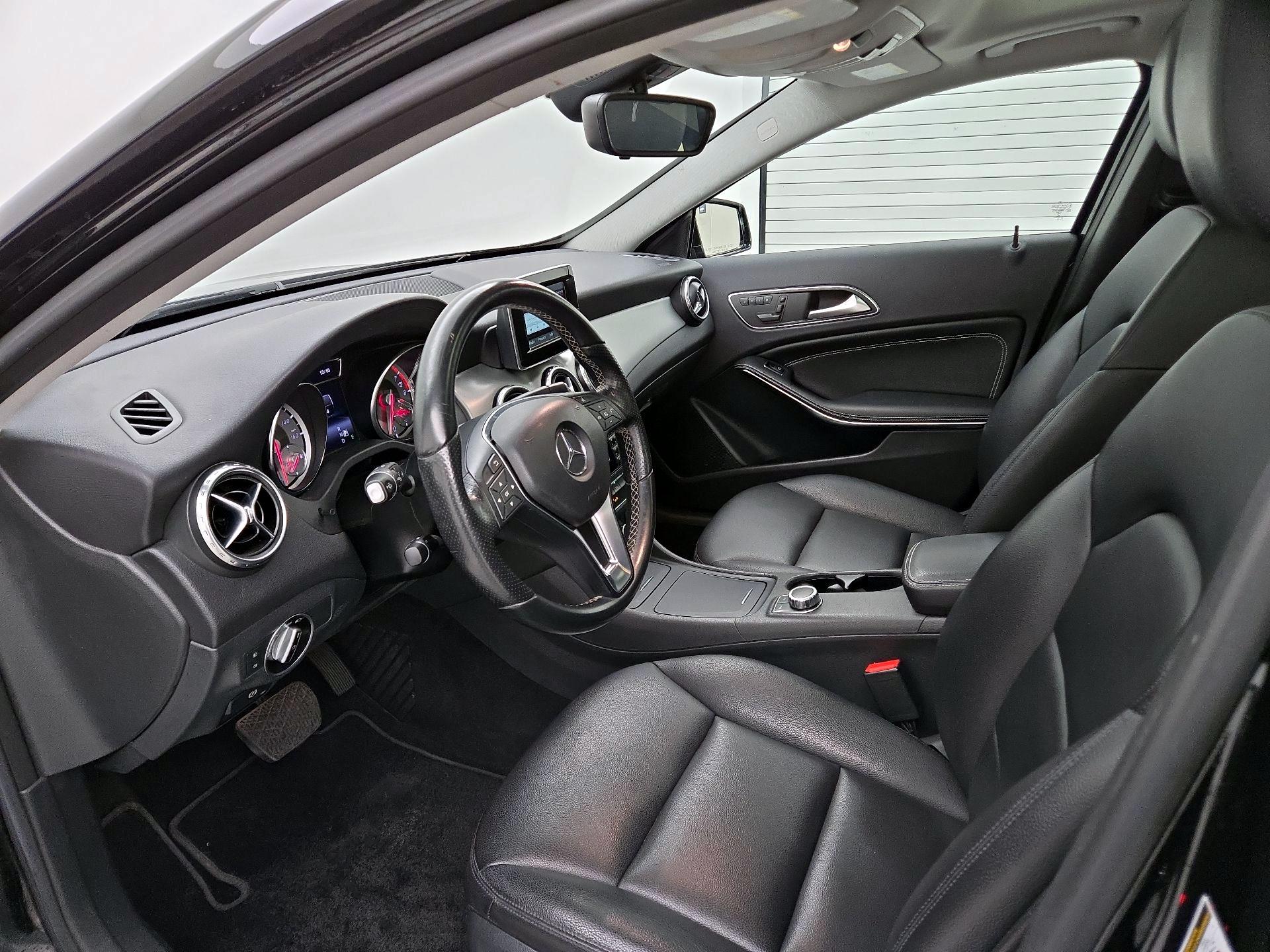 Thumbnail: 2015 Mercedes-Benz GLA - 11