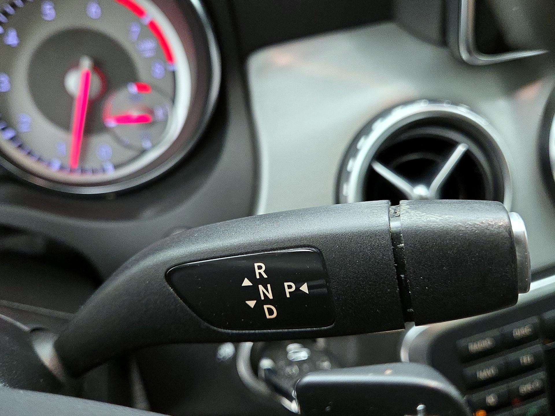 Thumbnail: 2015 Mercedes-Benz GLA - 16