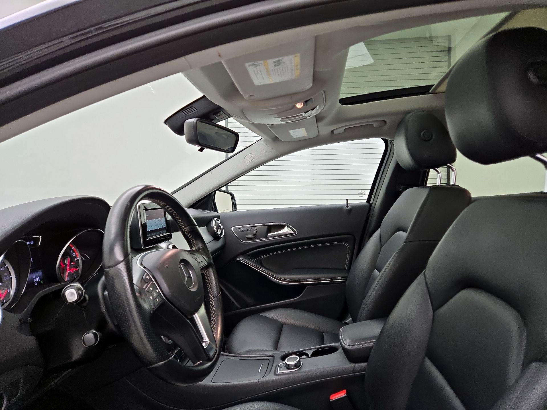 Thumbnail: 2015 Mercedes-Benz GLA - 17