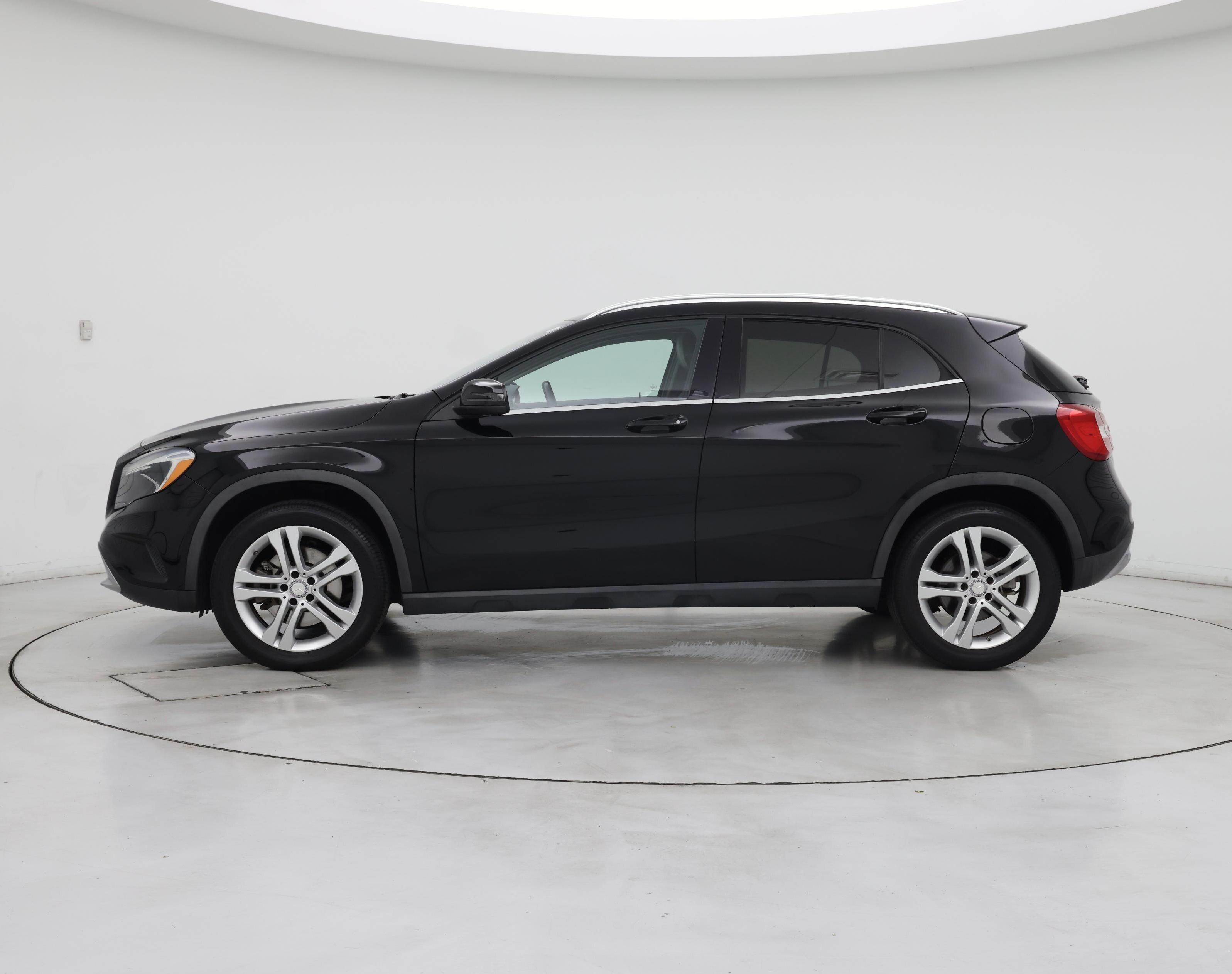 Thumbnail: 2015 Mercedes-Benz GLA - 3