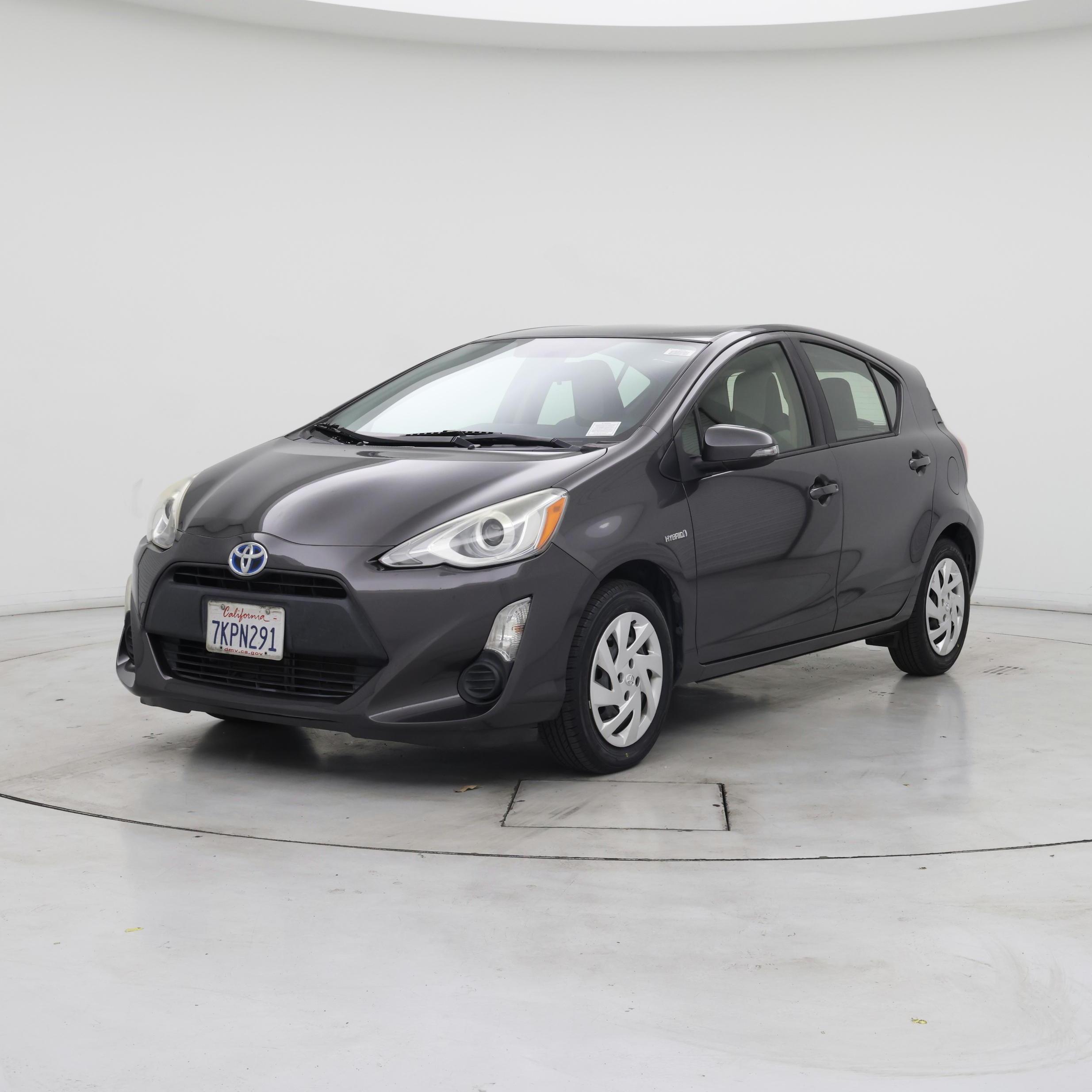 Thumbnail: 2015 Toyota Prius c - 4