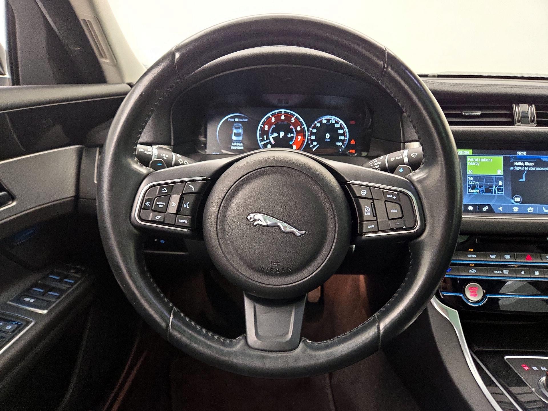 Thumbnail: 2017 Jaguar XF - 10