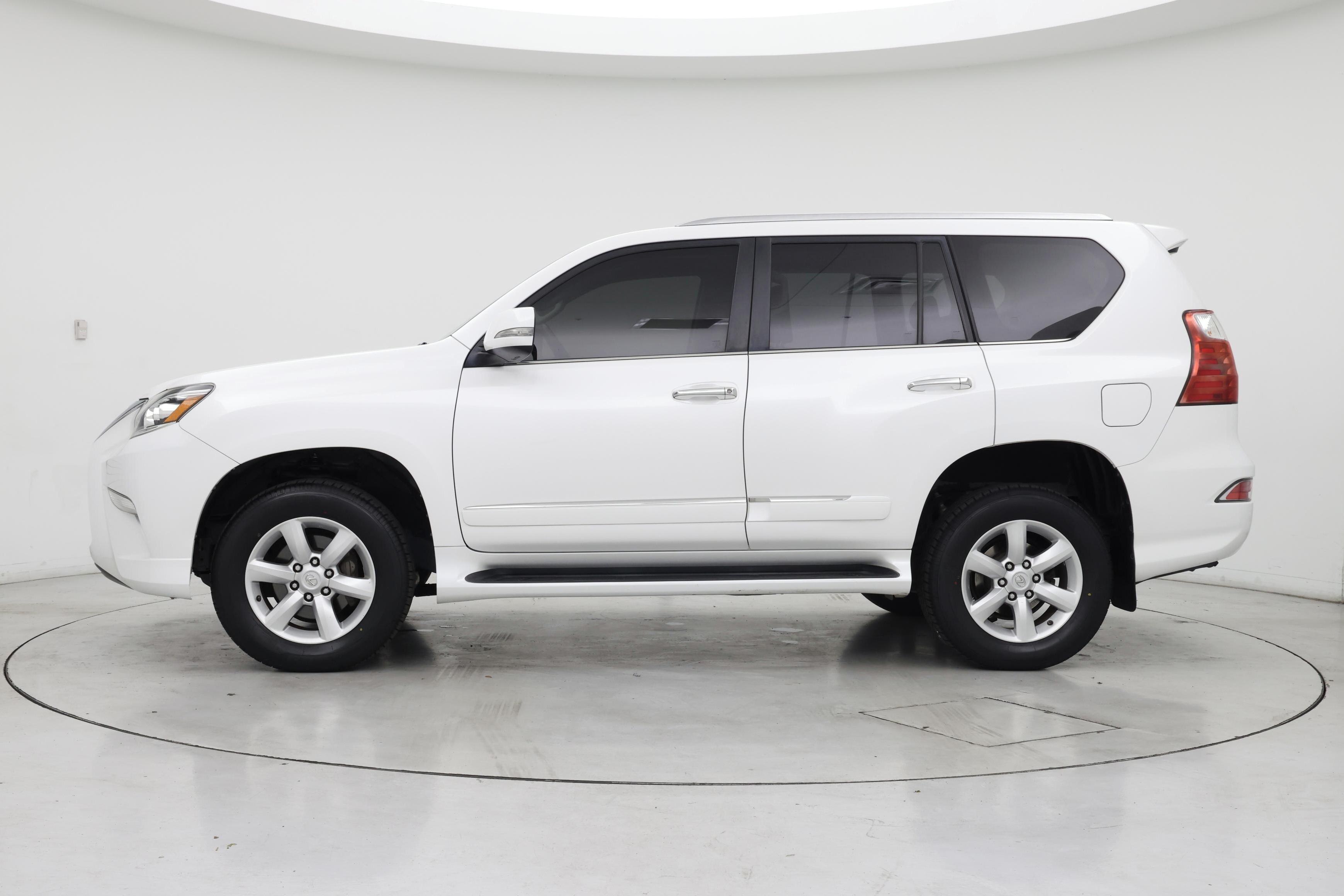 Thumbnail: 2017 Lexus GX - 3