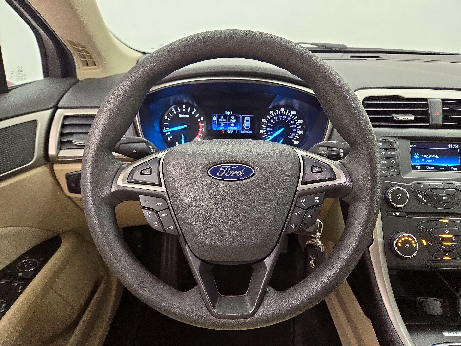 Thumbnail: 2016 Ford Fusion - 10