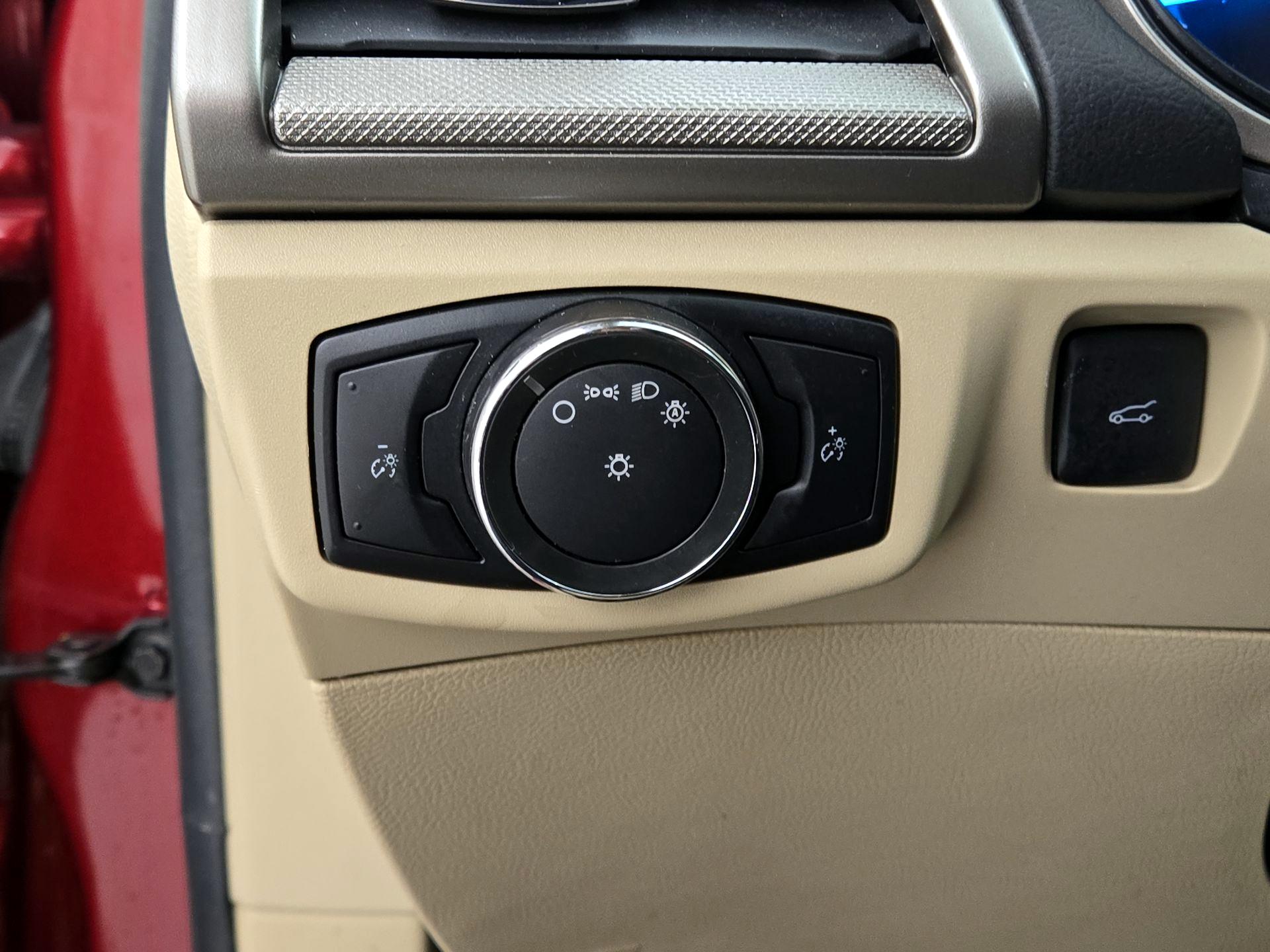 Thumbnail: 2016 Ford Fusion - 13