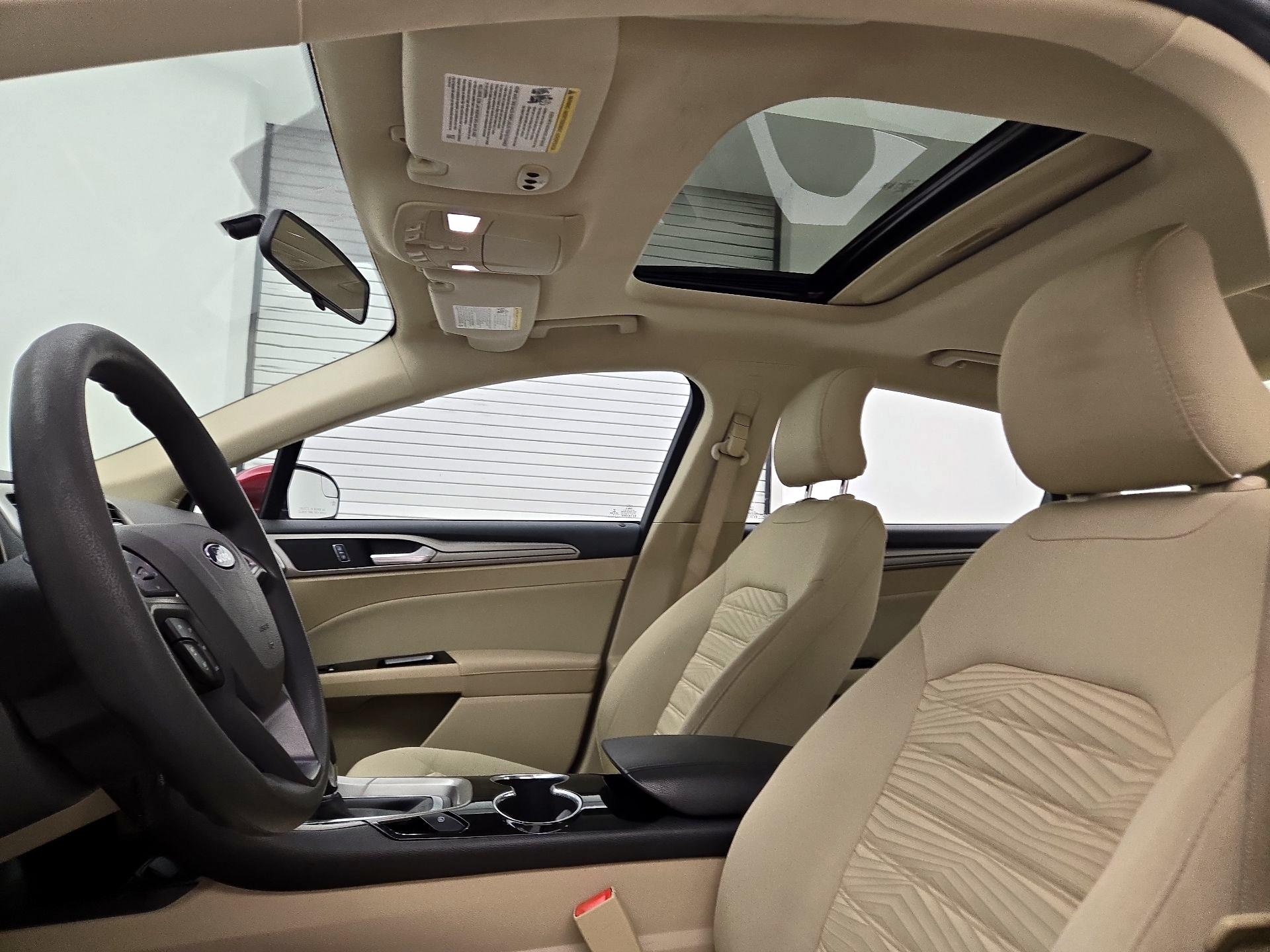 Thumbnail: 2016 Ford Fusion - 19