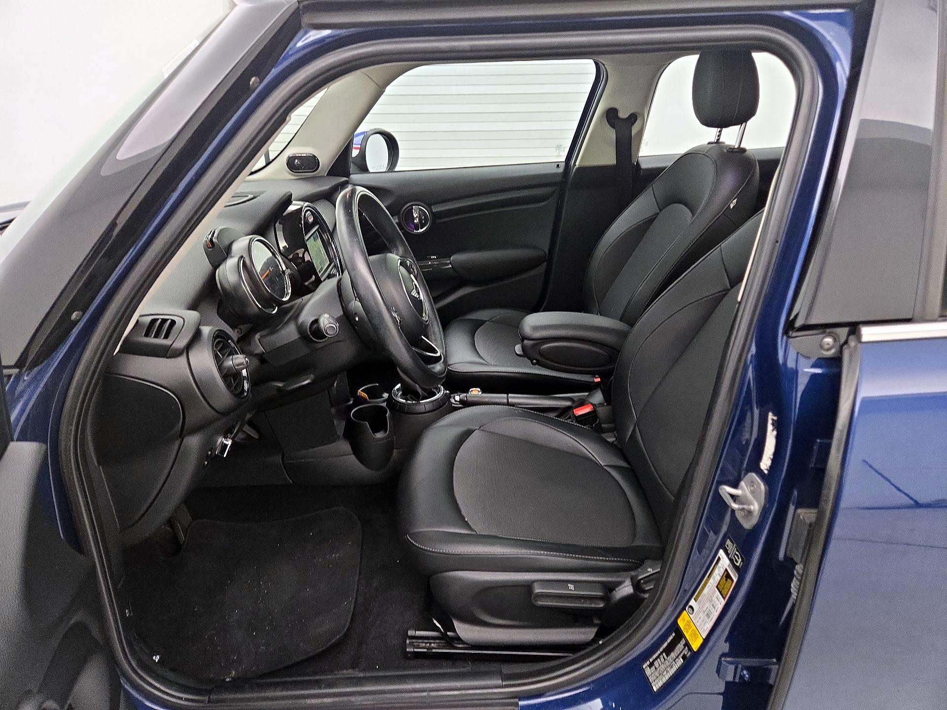 Thumbnail: 2015 MINI Cooper Hardtop - 11