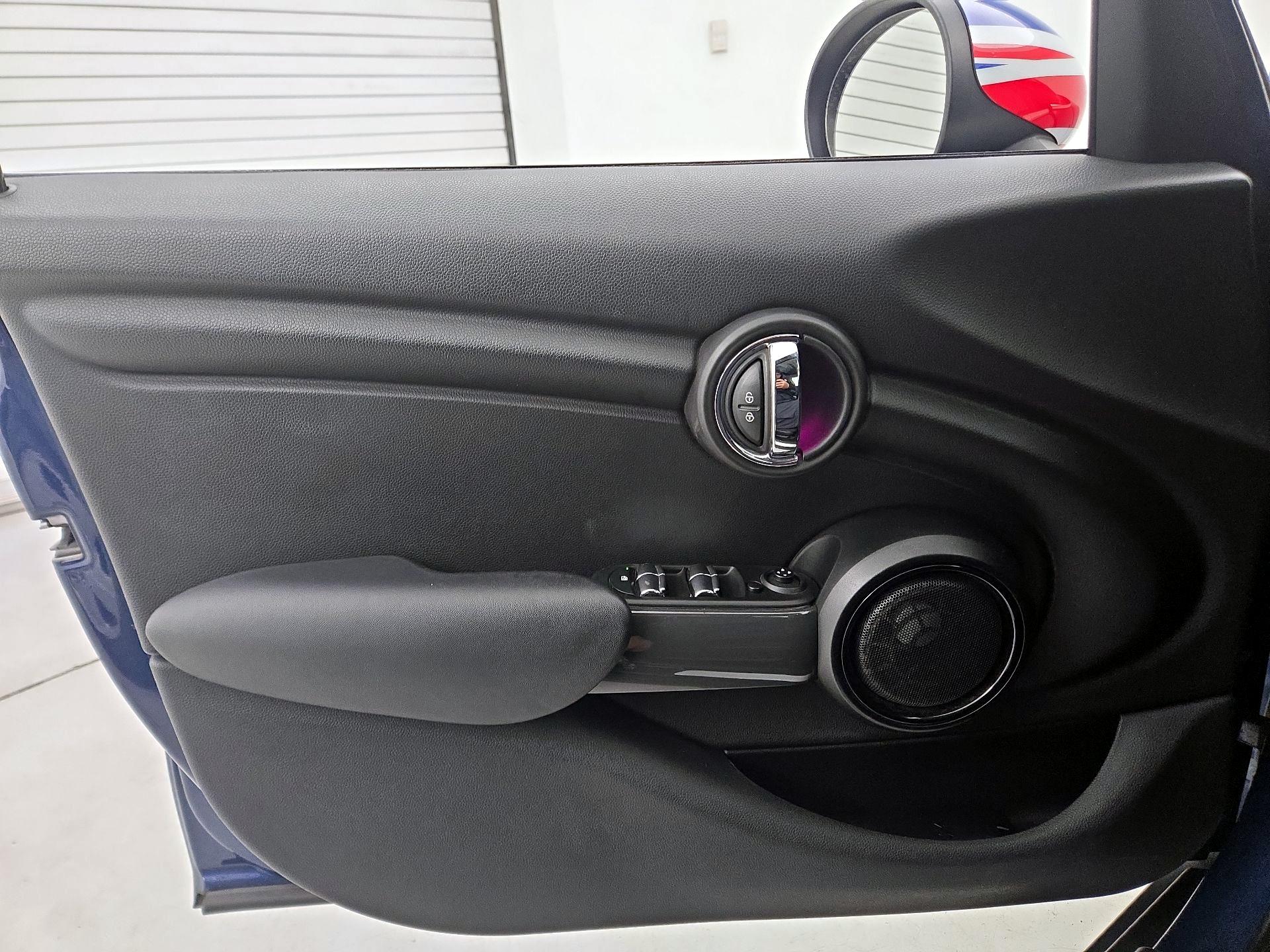 Thumbnail: 2015 MINI Cooper Hardtop - 12