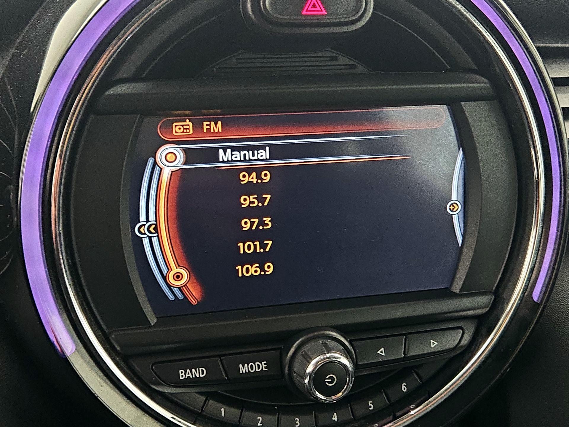 Thumbnail: 2015 MINI Cooper Hardtop - 16